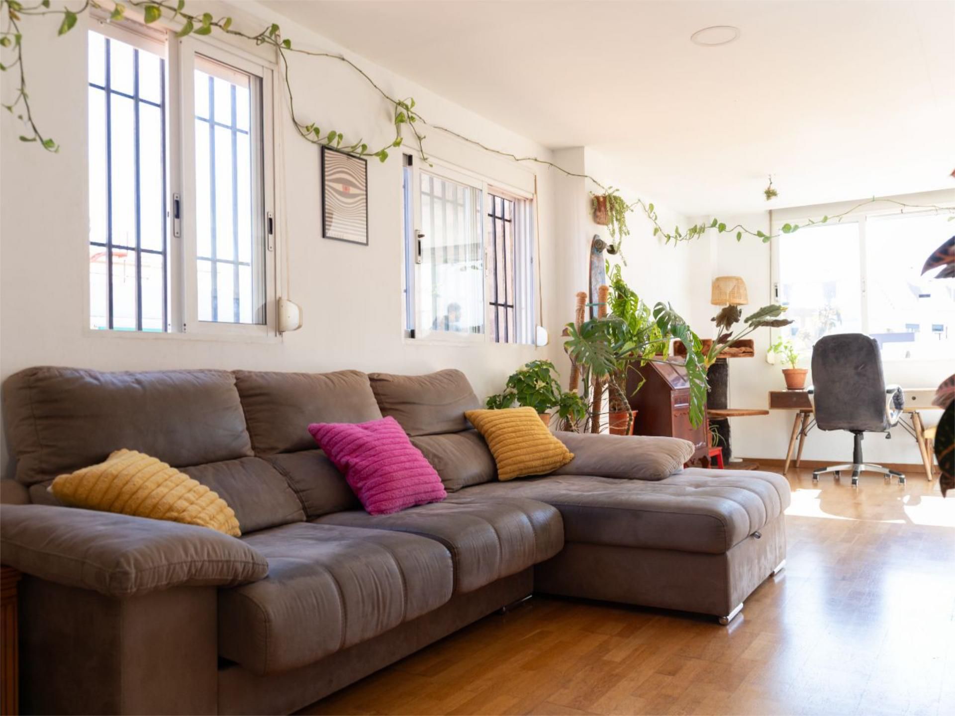 Flat for rent in Carrer de Jaime Beltrán, 6, La Raïosa