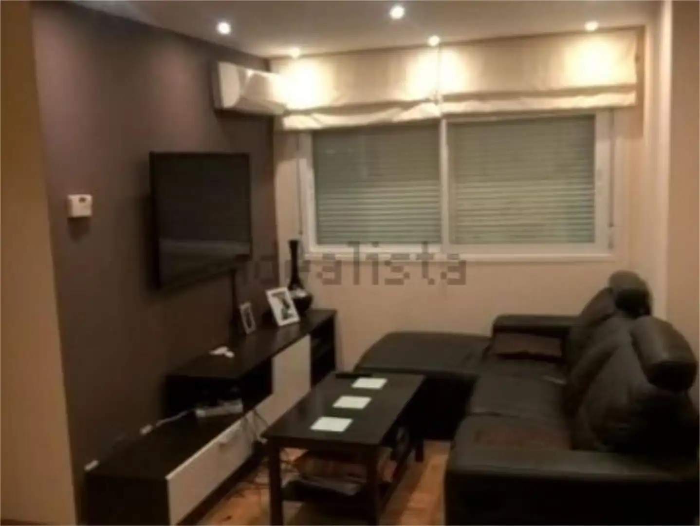 Living room of Flat for share in Madrid  with Air Conditioner, Heating and Parquet flooring