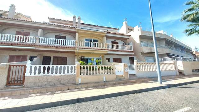 Casa adosada en Alquiler en Carrer Sacanit, 9 en Torre de la Horadada