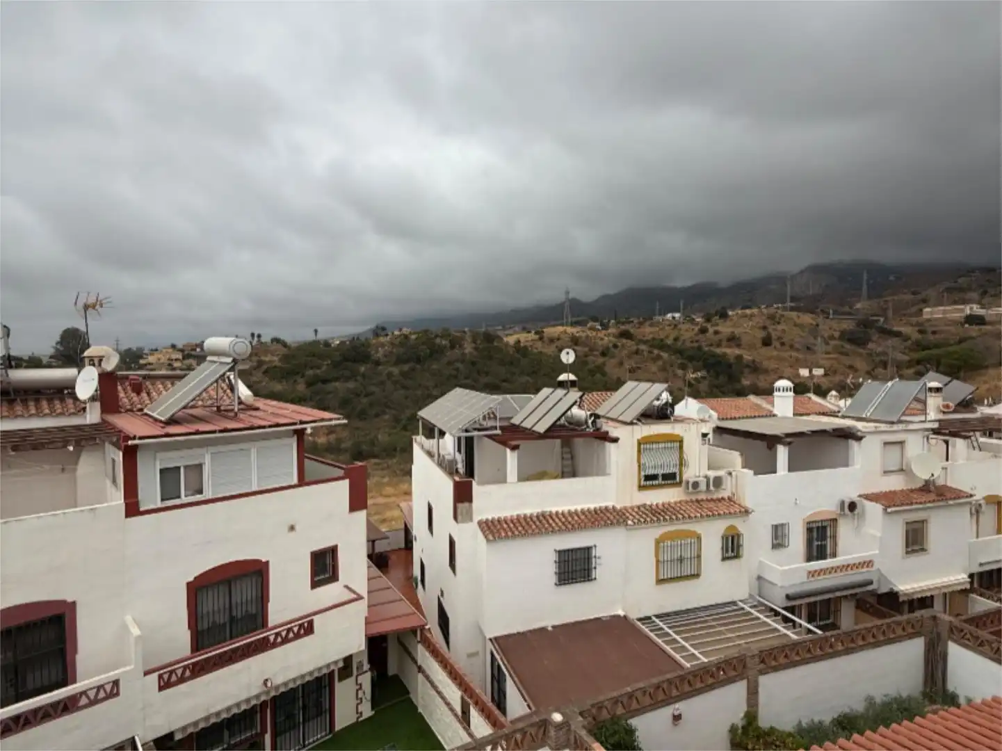 Pis en venda a Calle Diego de León, 55, Bello Horizonte - Lindasol Vista exterior de Pis en venda en Marbella amb Aire condicionat, Terrassa i Piscina