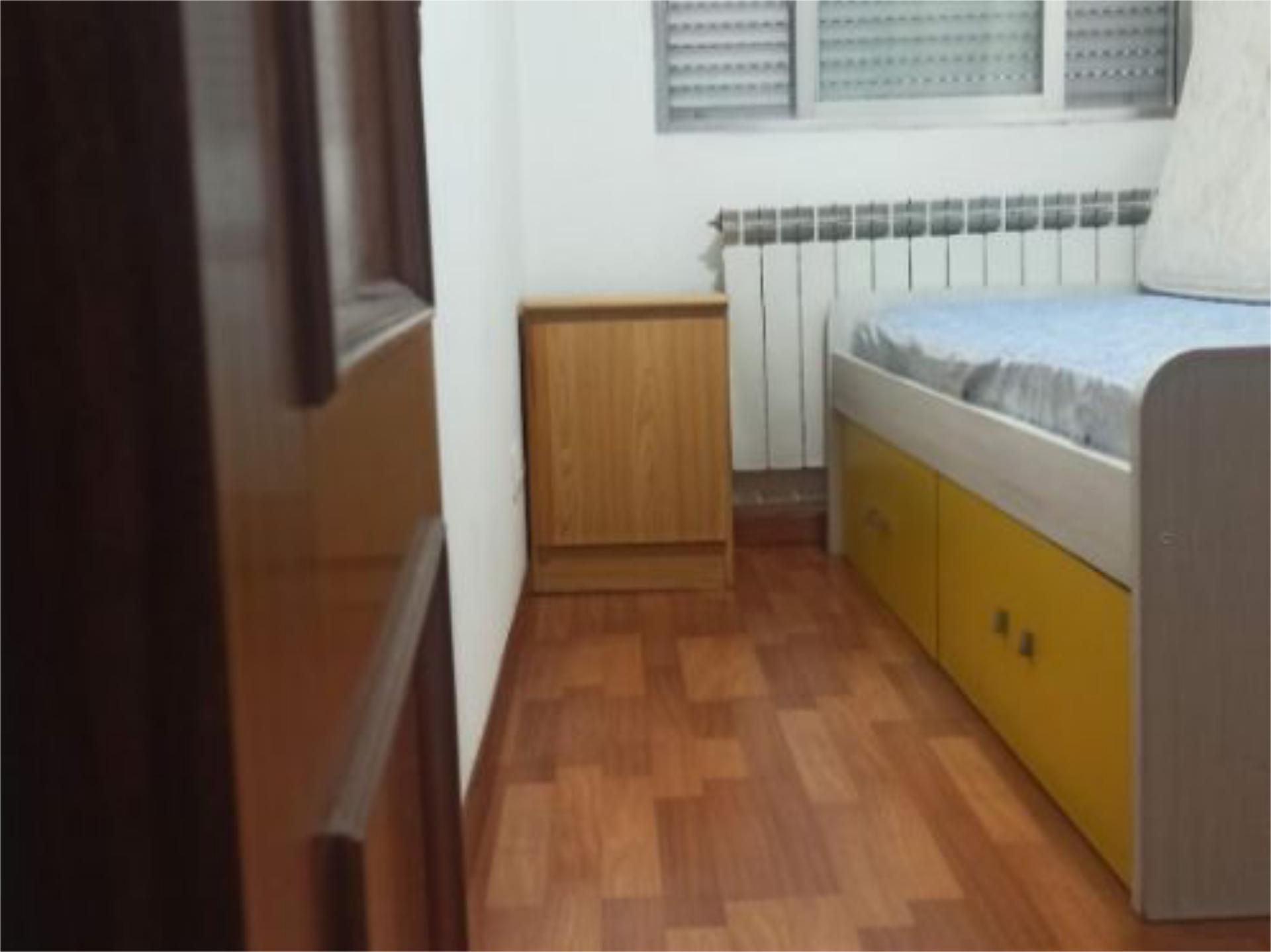 Attic to share in Calle Cerro de la Alcazaba, 22, Entrevías