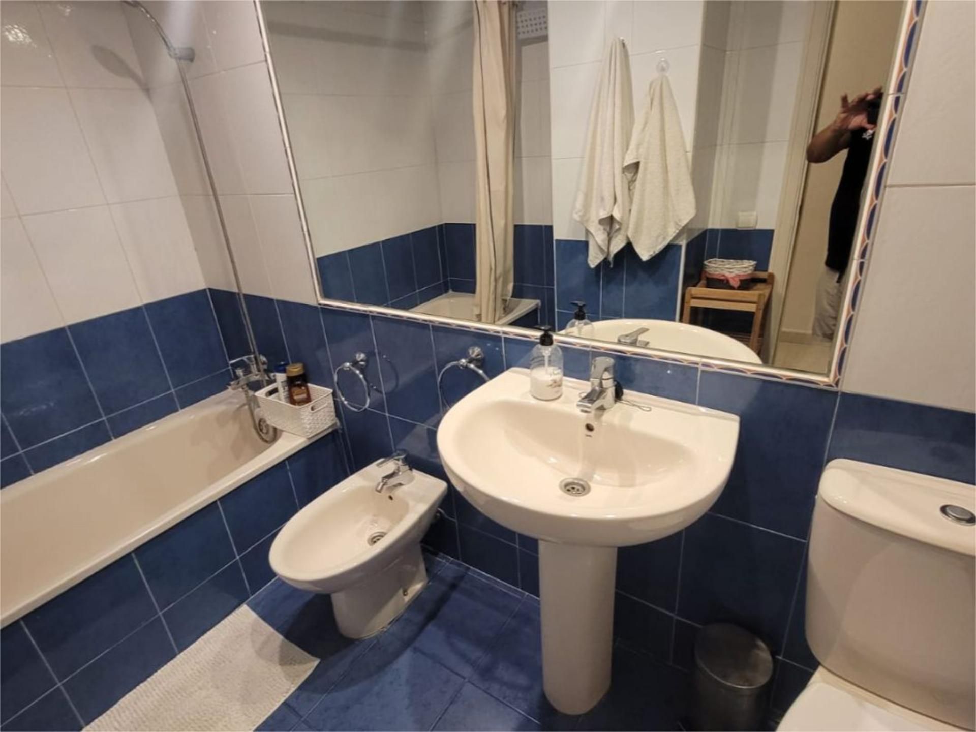 Badezimmer von Wohnung zur Miete in Calpe / Calp mit Klimaanlage, Heizung und Terrasse