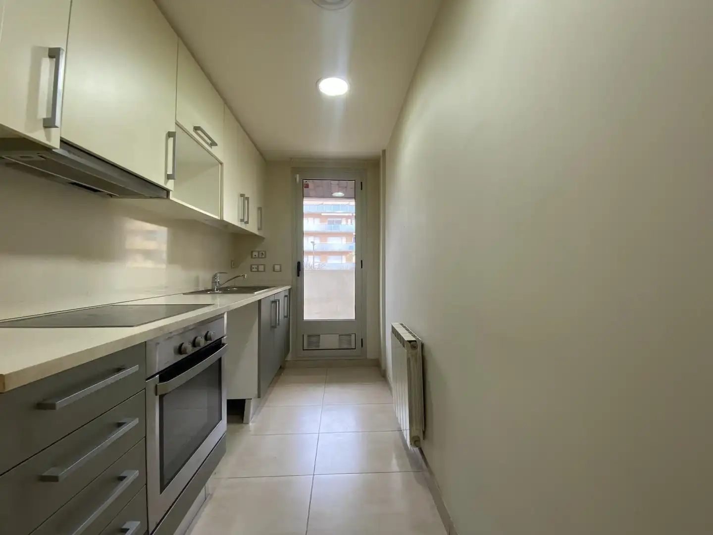 Flat for sale in Via Europa, 63, Via Europa - Parc Central Kitchen of Flat for sale in Mataró with Air Conditioner, Heating and Swimming Pool