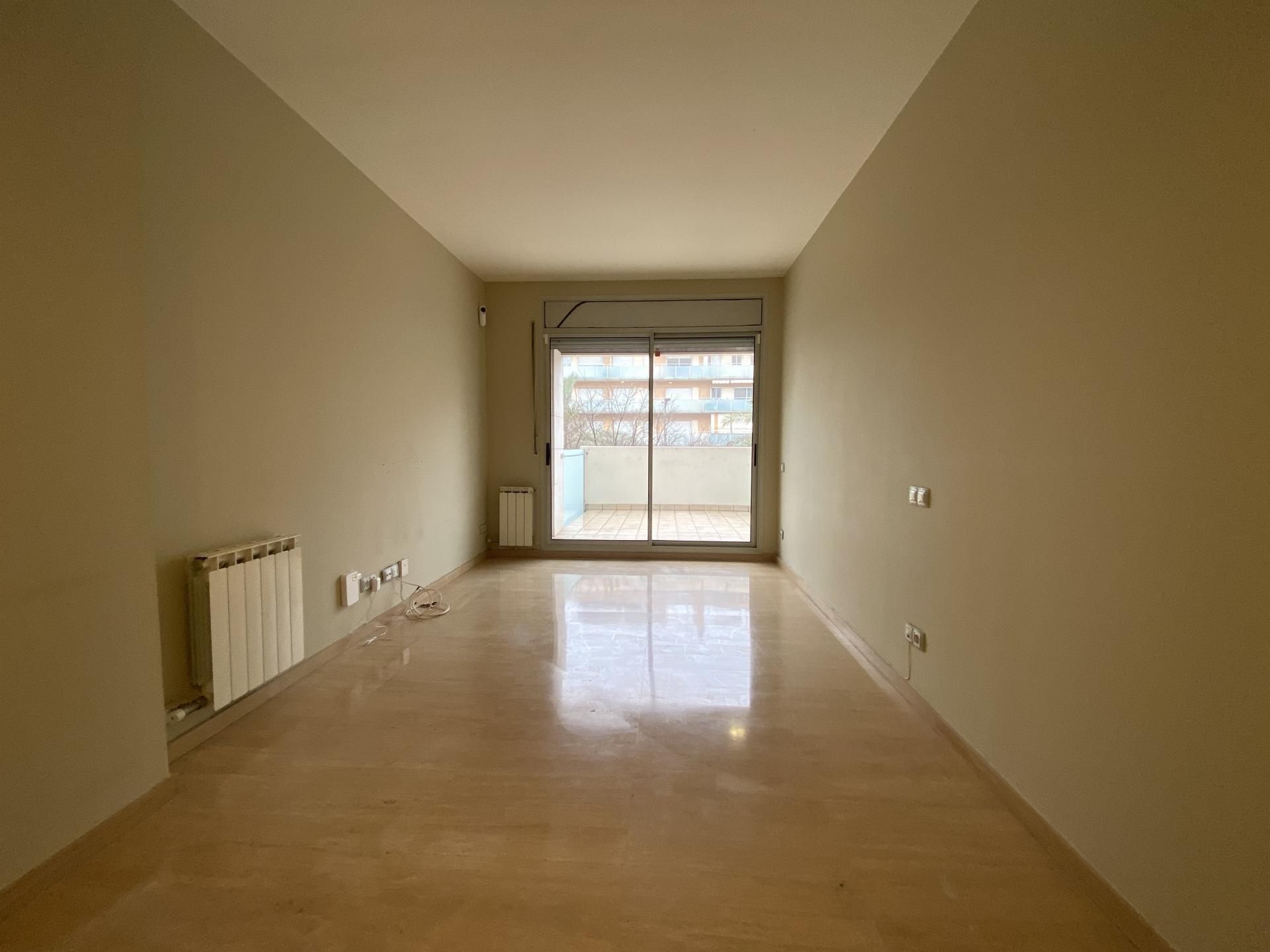 Dormitori de Pis en venda en Mataró amb Aire condicionat, Piscina i Balcó