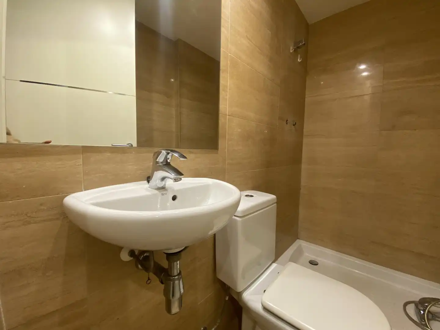 Flat for sale in Via Europa, 63, Via Europa - Parc Central Bathroom of Flat for sale in Mataró with Air Conditioner, Heating and Swimming Pool