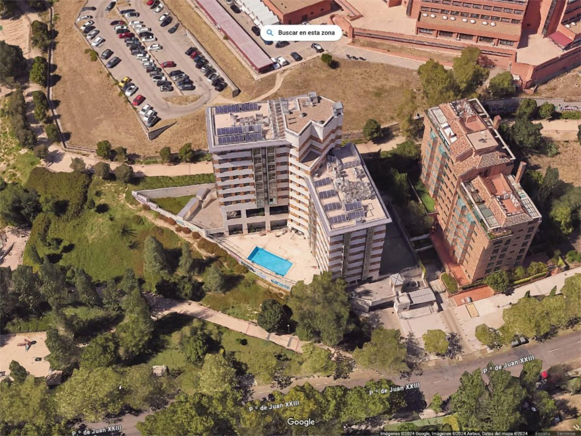 Vista exterior de Pis de lloguer en  Madrid Capital amb Aire condicionat i Piscina