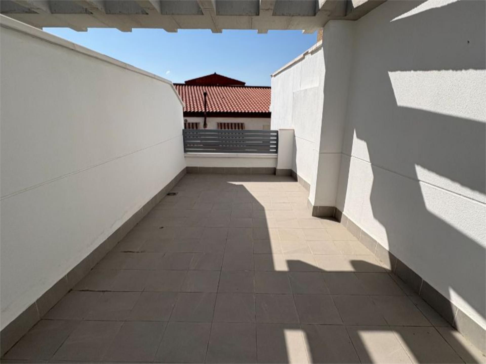 Terraza de Piso en venta en Las Gabias con Terraza y Piscina