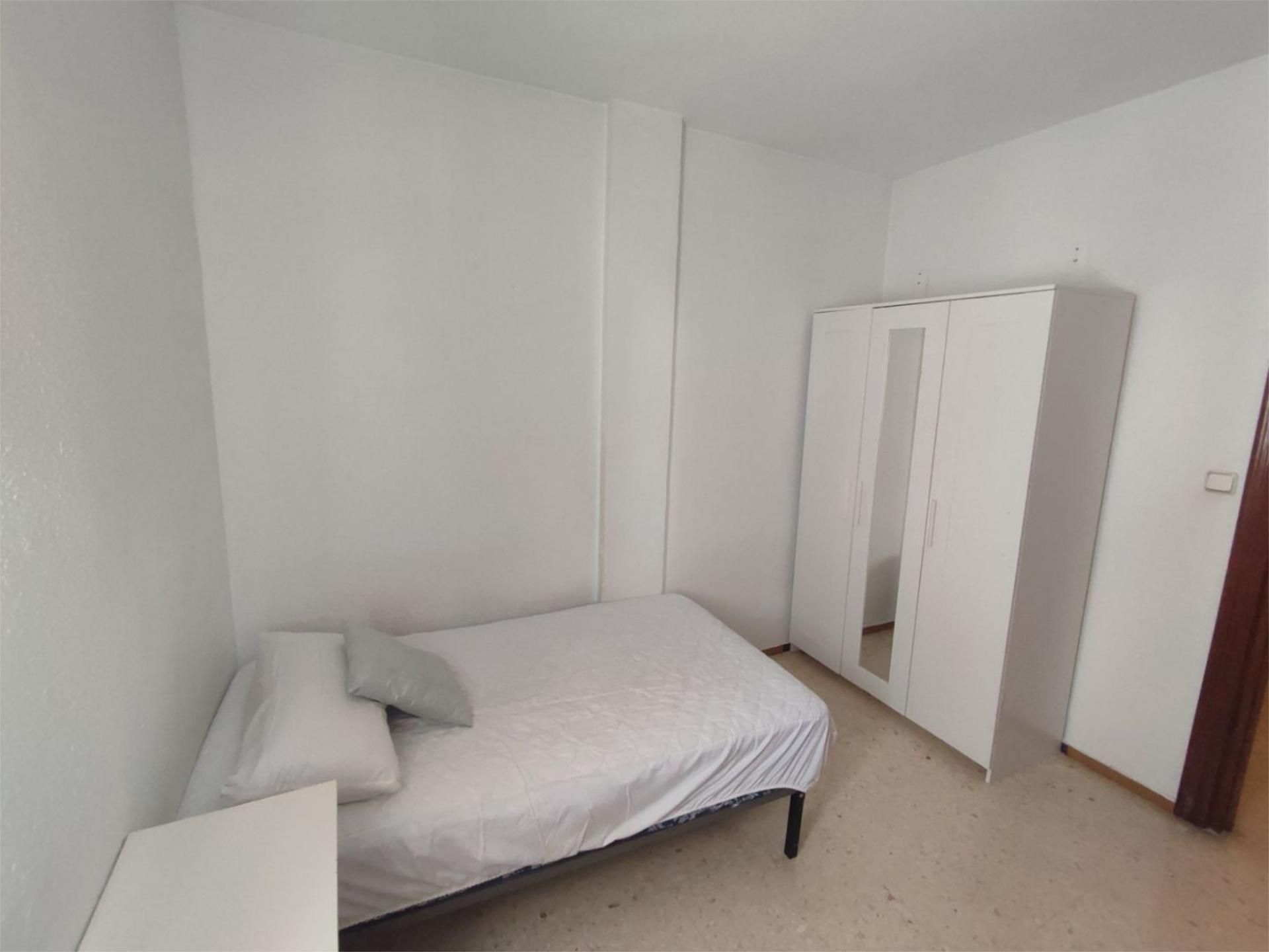 Flat for rent in Calle Sol, 22, Ronda Bedroom of Flat for rent in Granada Capital with Air Conditioner and Terrace