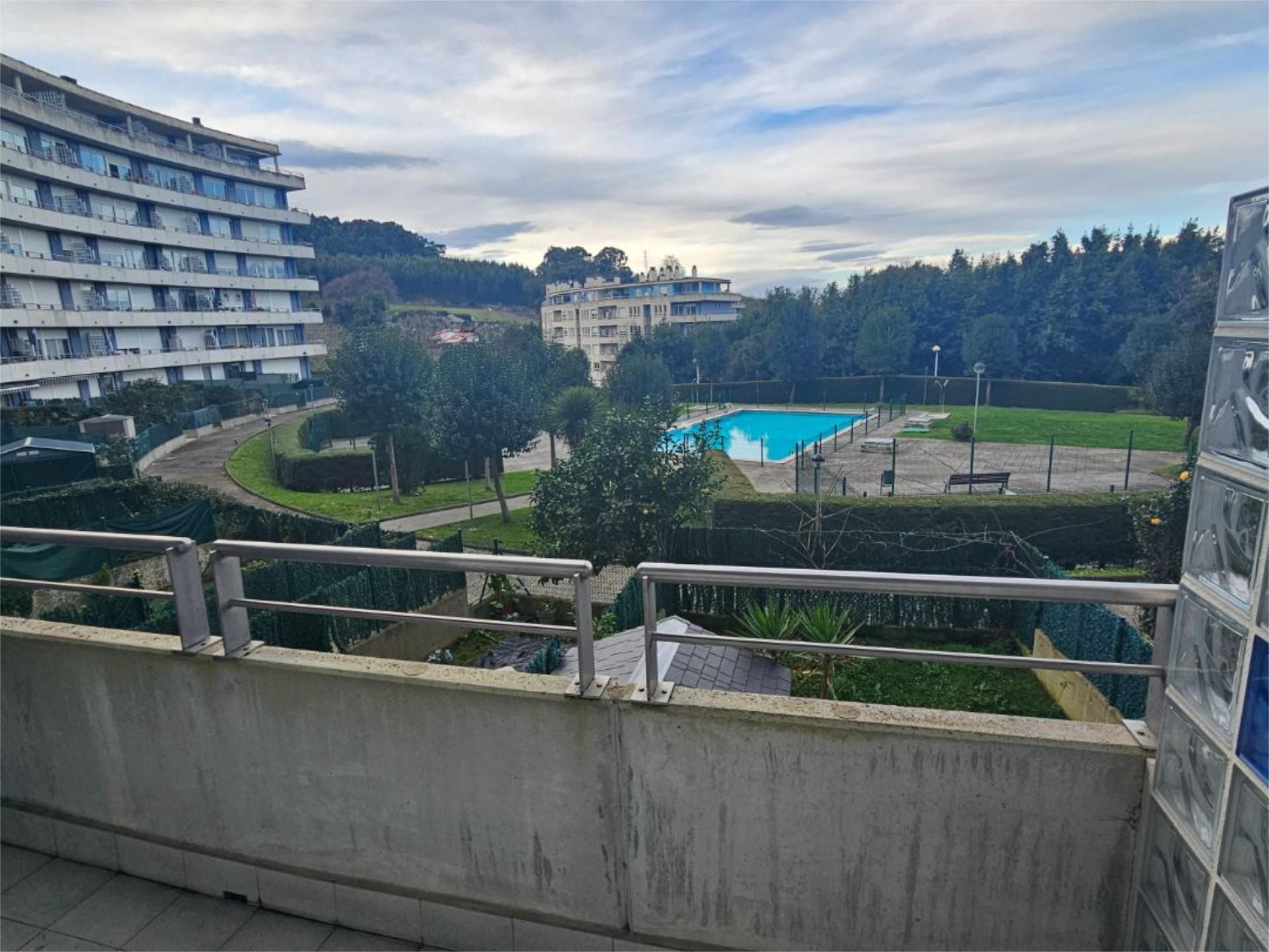 Piscina de Pis de lloguer en Castro-Urdiales amb Calefacció, Parquet i Terrassa