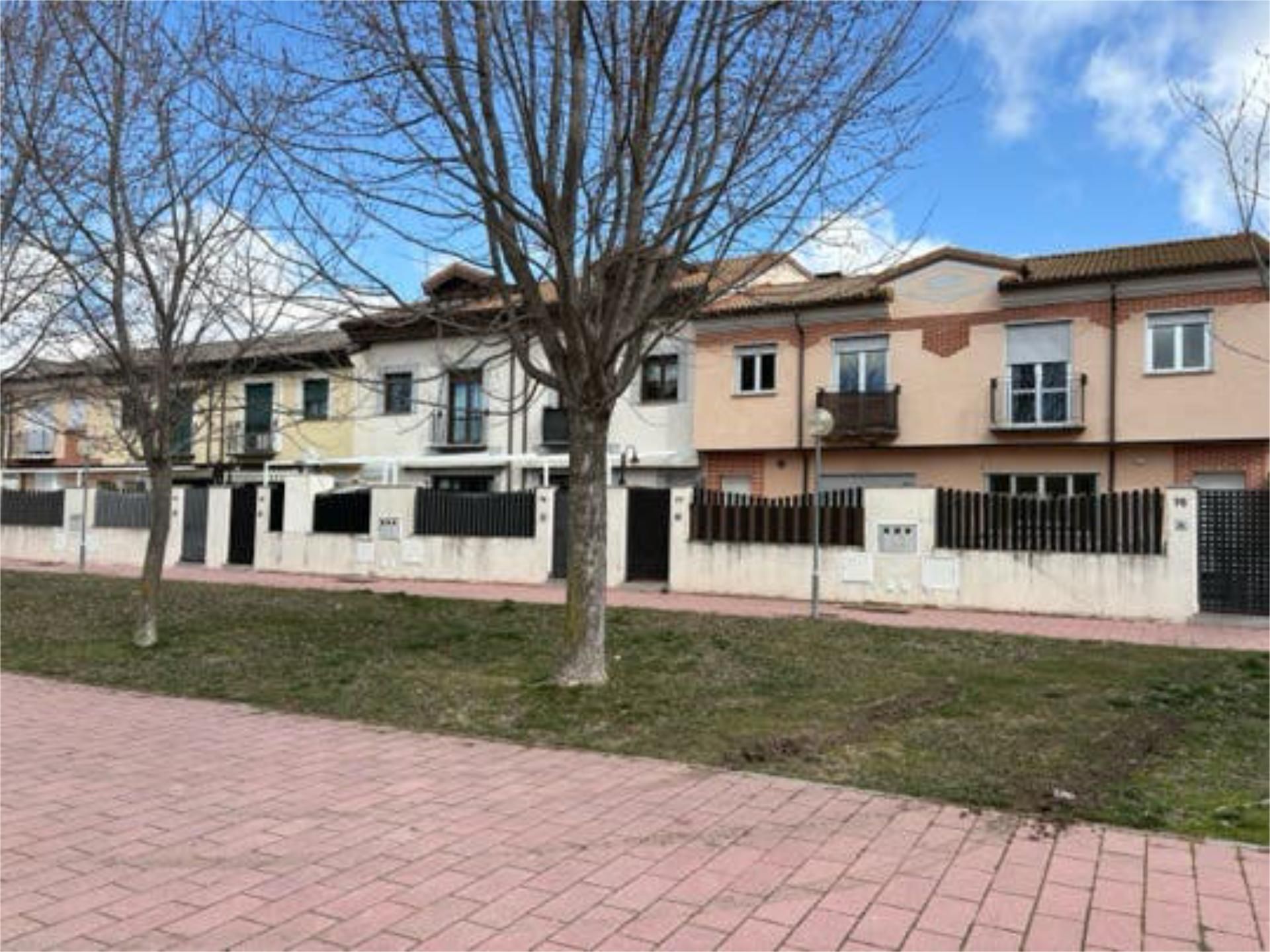Exterior view of Single-family semi-detached for sale in Arévalo  with Heating, Private garden and Terrace