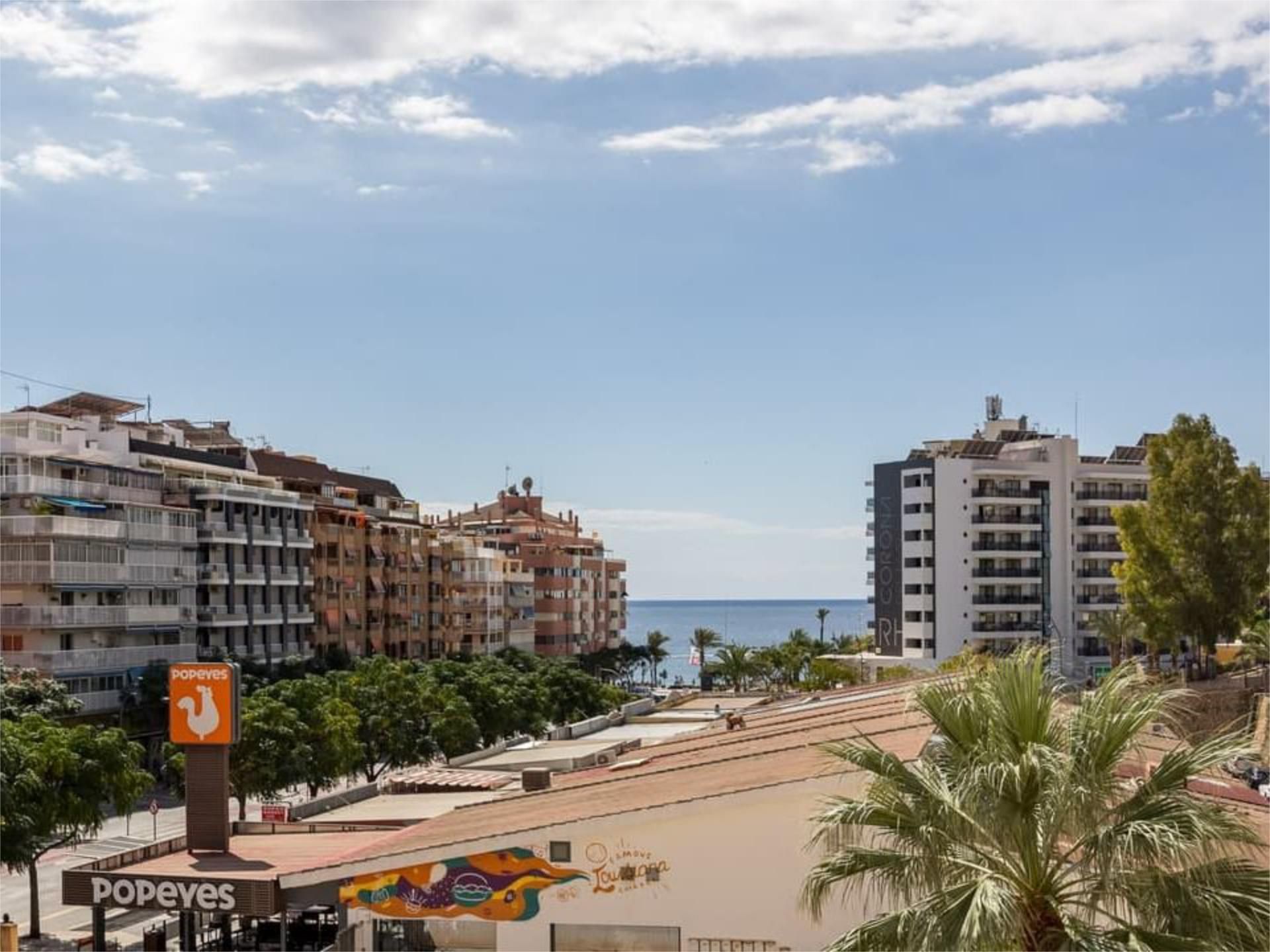 Vista exterior de Pis en venda en Benidorm amb Aire condicionat, Terrassa i Balcó
