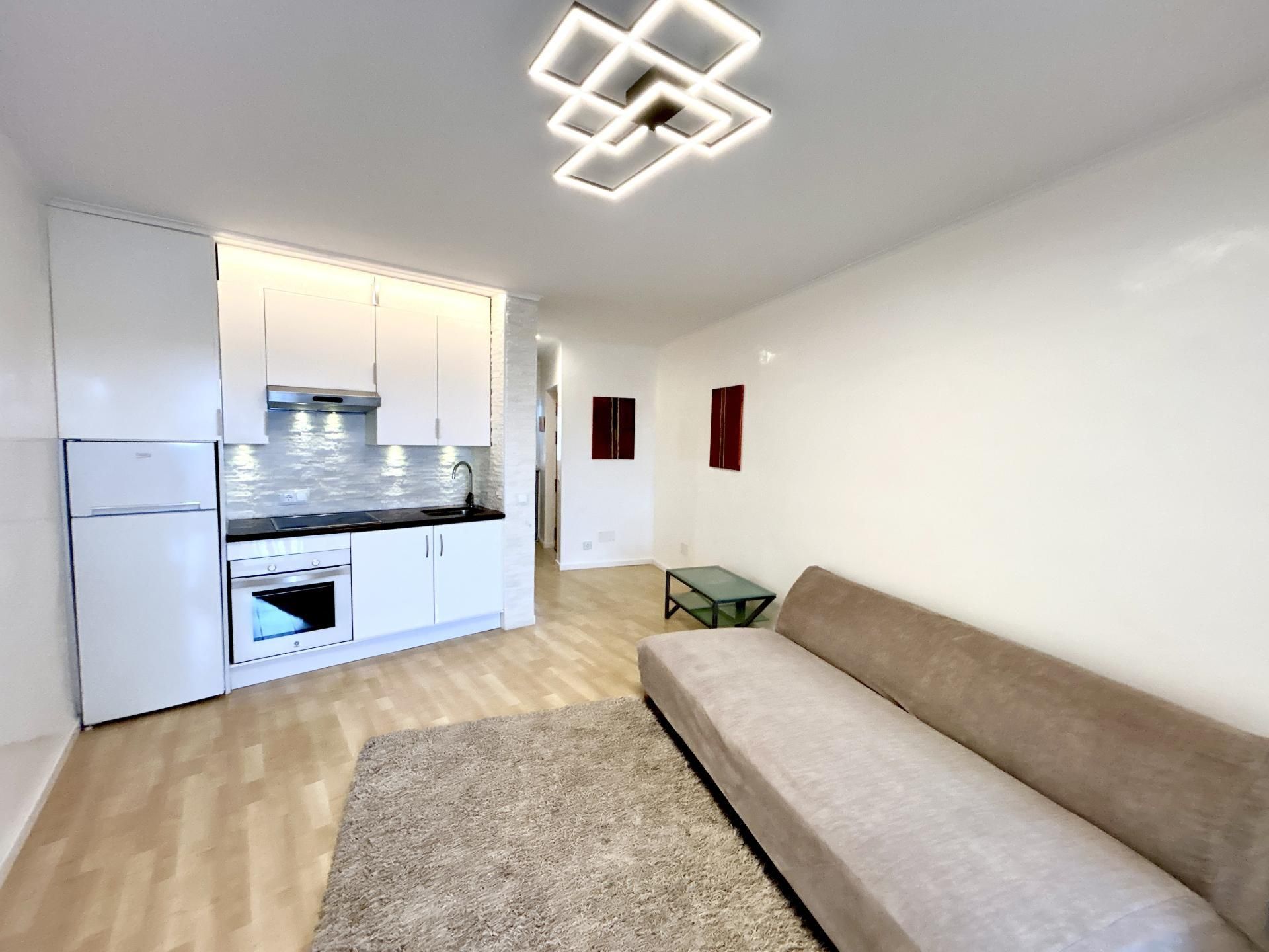 Sala d'estar de Pis en venda en Santa Eulària des Riu amb Aire condicionat, Calefacció i Parquet