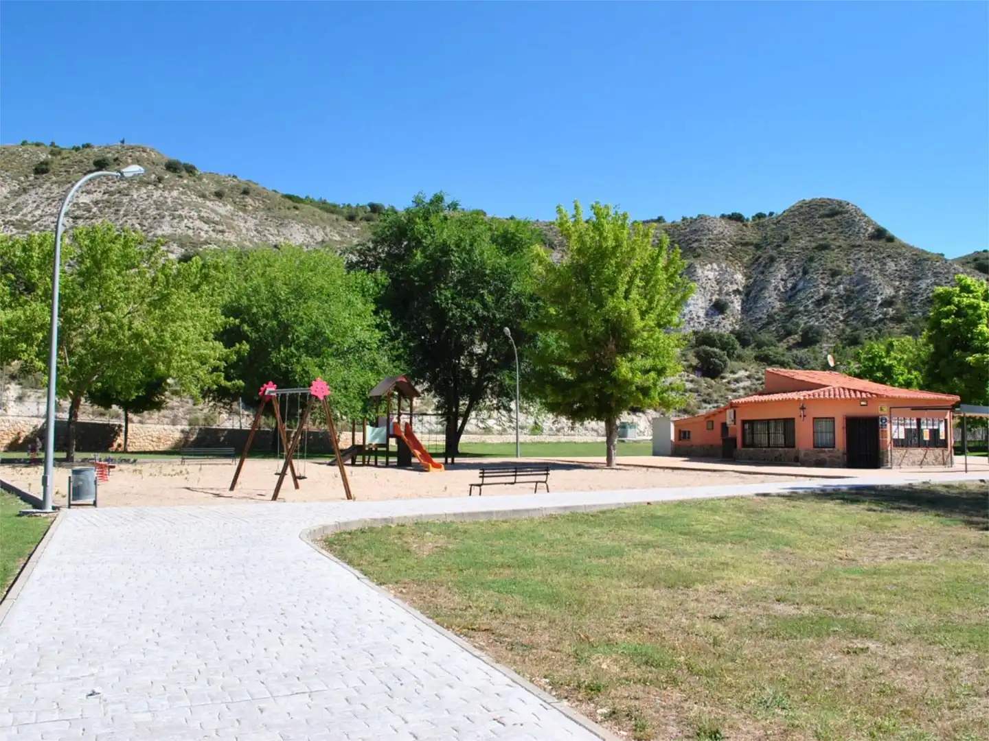 Piso en venta en Calle Cerezos, 18, Hontoba Piso en venta en Calle Cerezos, 18, Hontoba
