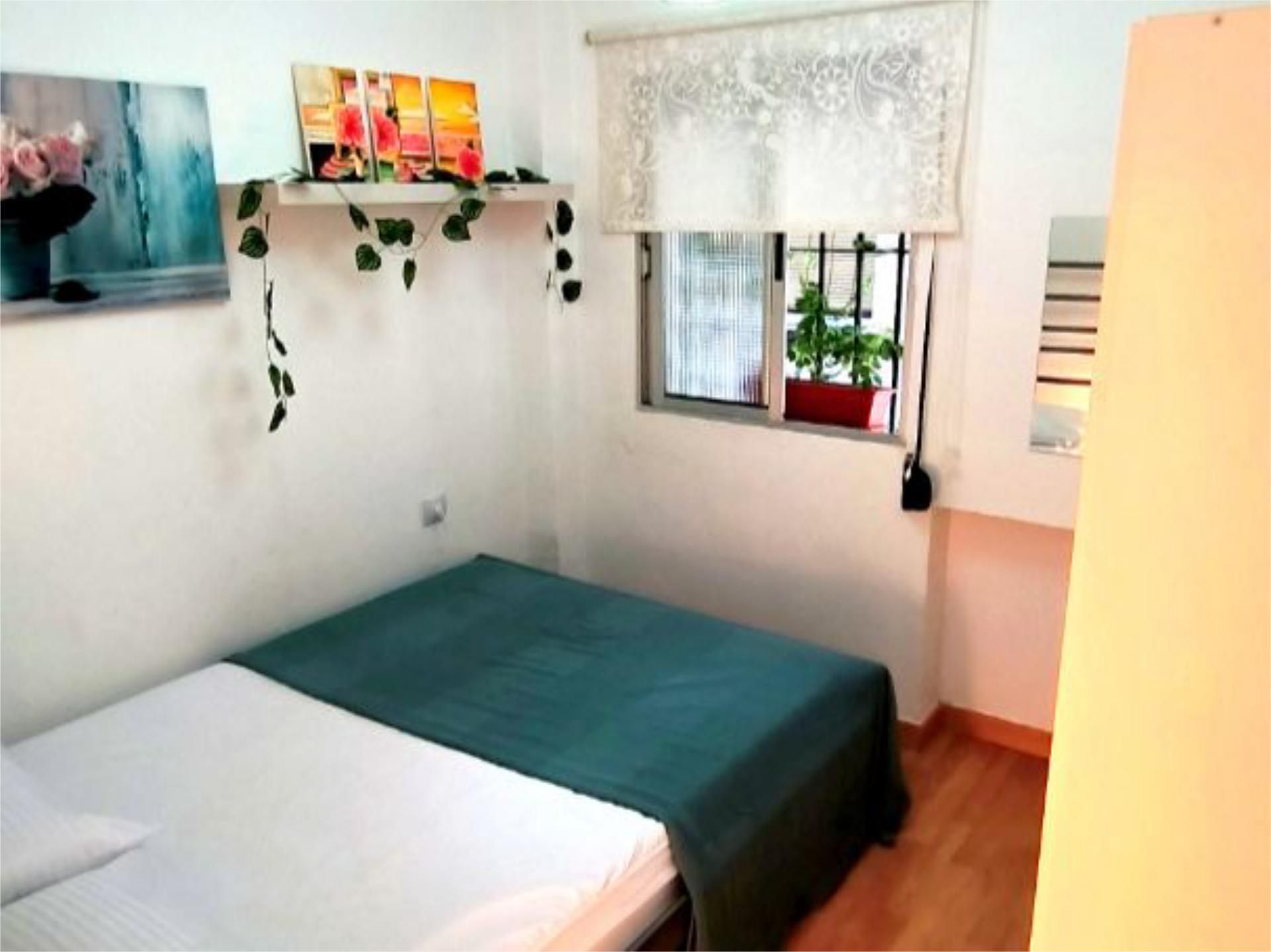Bedroom of Flat for sale in San Juan de Aznalfarache  with Air Conditioner