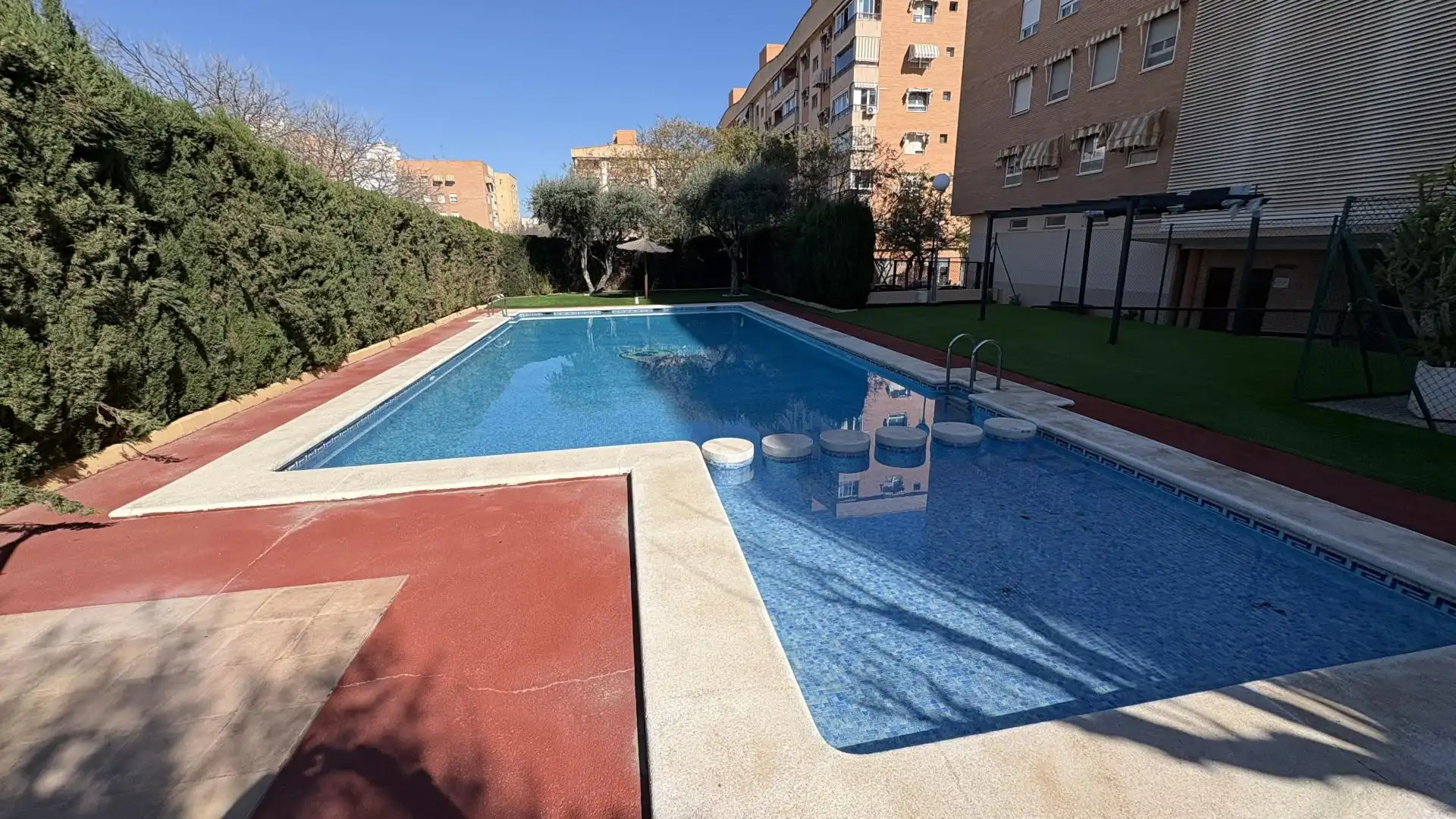 Pis en venda a Carrer Olof Palme, 12, Altozano - Conde Lumiares Piscina de Pis en venda en Alicante / Alacant amb Aire condicionat, Jardí privat i Parquet