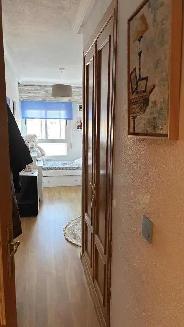 Pis en venda a Carrer Olof Palme, 12, Altozano - Conde Lumiares Dormitori de Pis en venda en Alicante / Alacant amb Aire condicionat, Jardí privat i Parquet