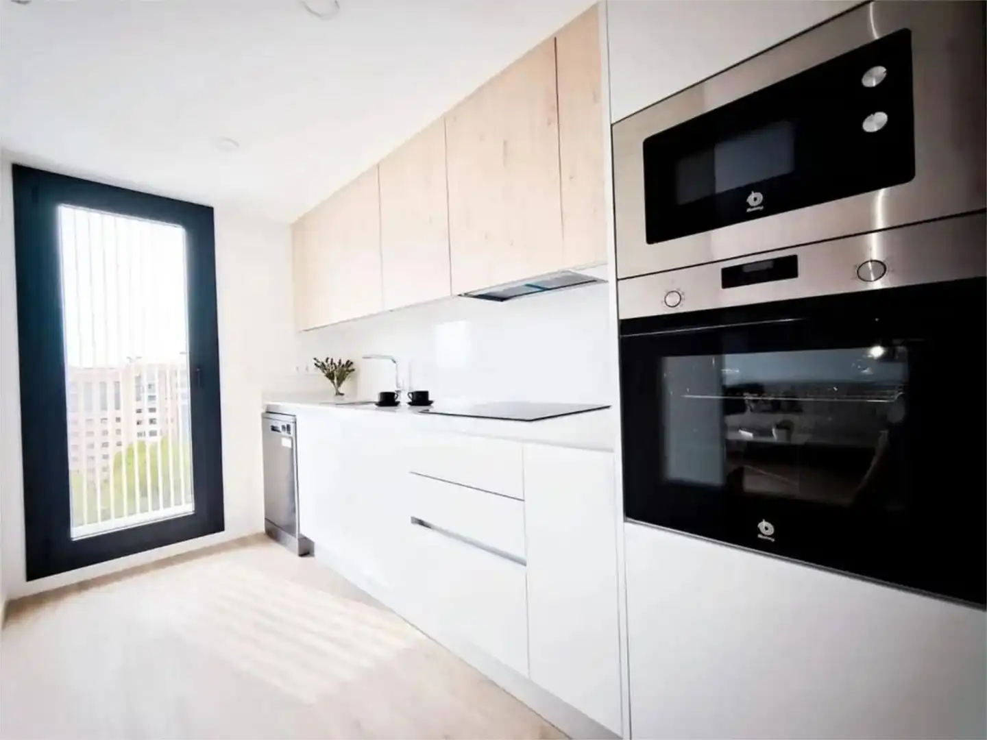 Room in Avenida Pintor Xavier Soler, 12, Garbinet - Parque de las Avenidas Kitchen of Apartments for share in Alicante / Alacant with Air Conditioner, Parquet flooring and Terrace