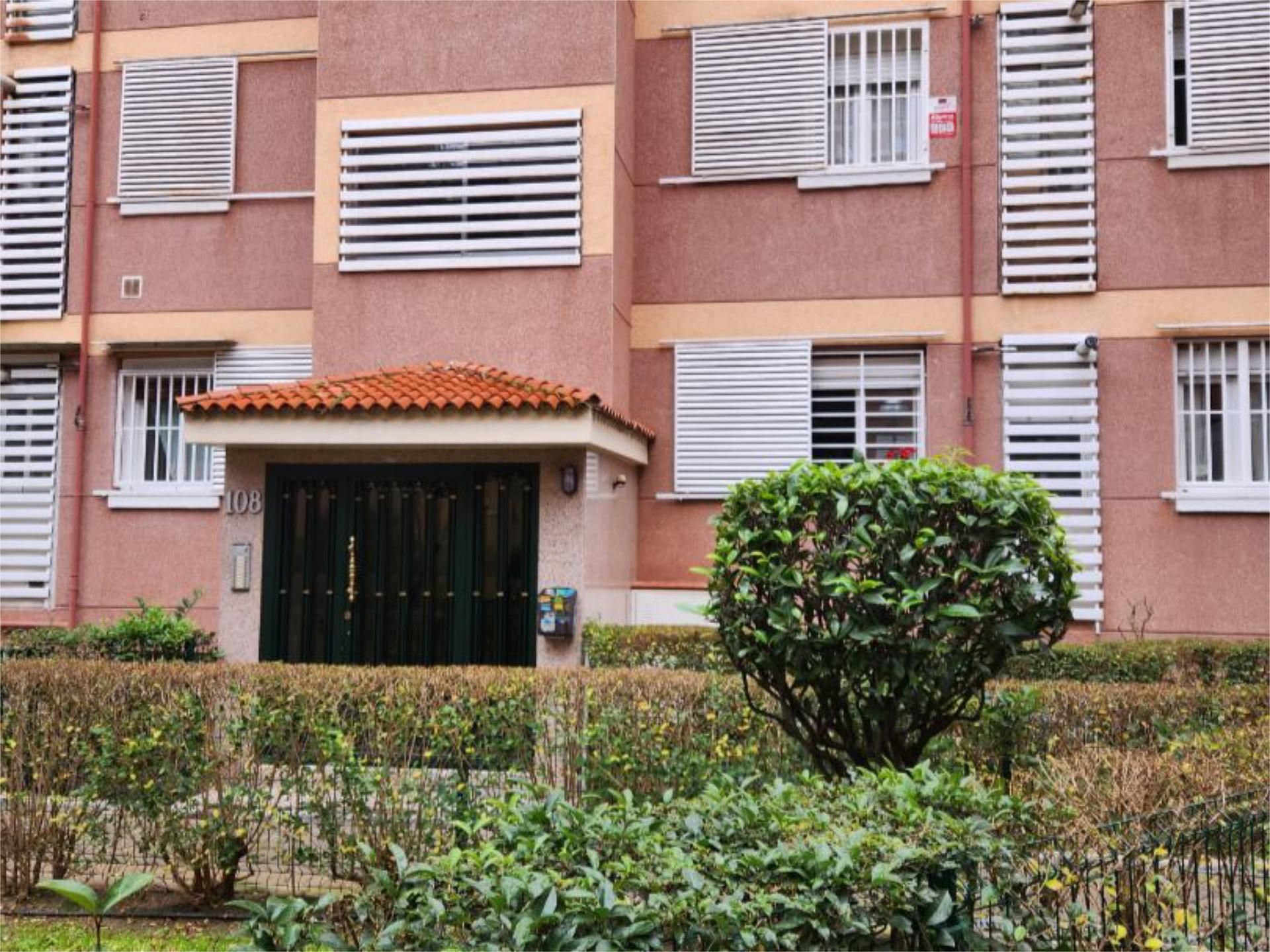 Exterior view of Flat for sale in  Madrid Capital  with Air Conditioner, Heating and Storage room