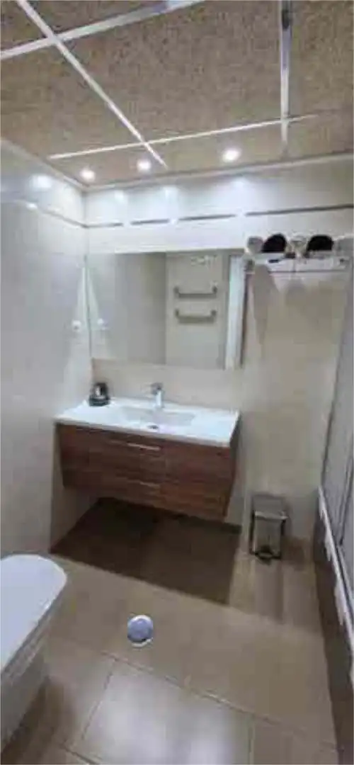 Piso en venta en Mazarrón Casco Urbano Baño de Piso en venta en Mazarrón con Calefacción, Terraza y Trastero