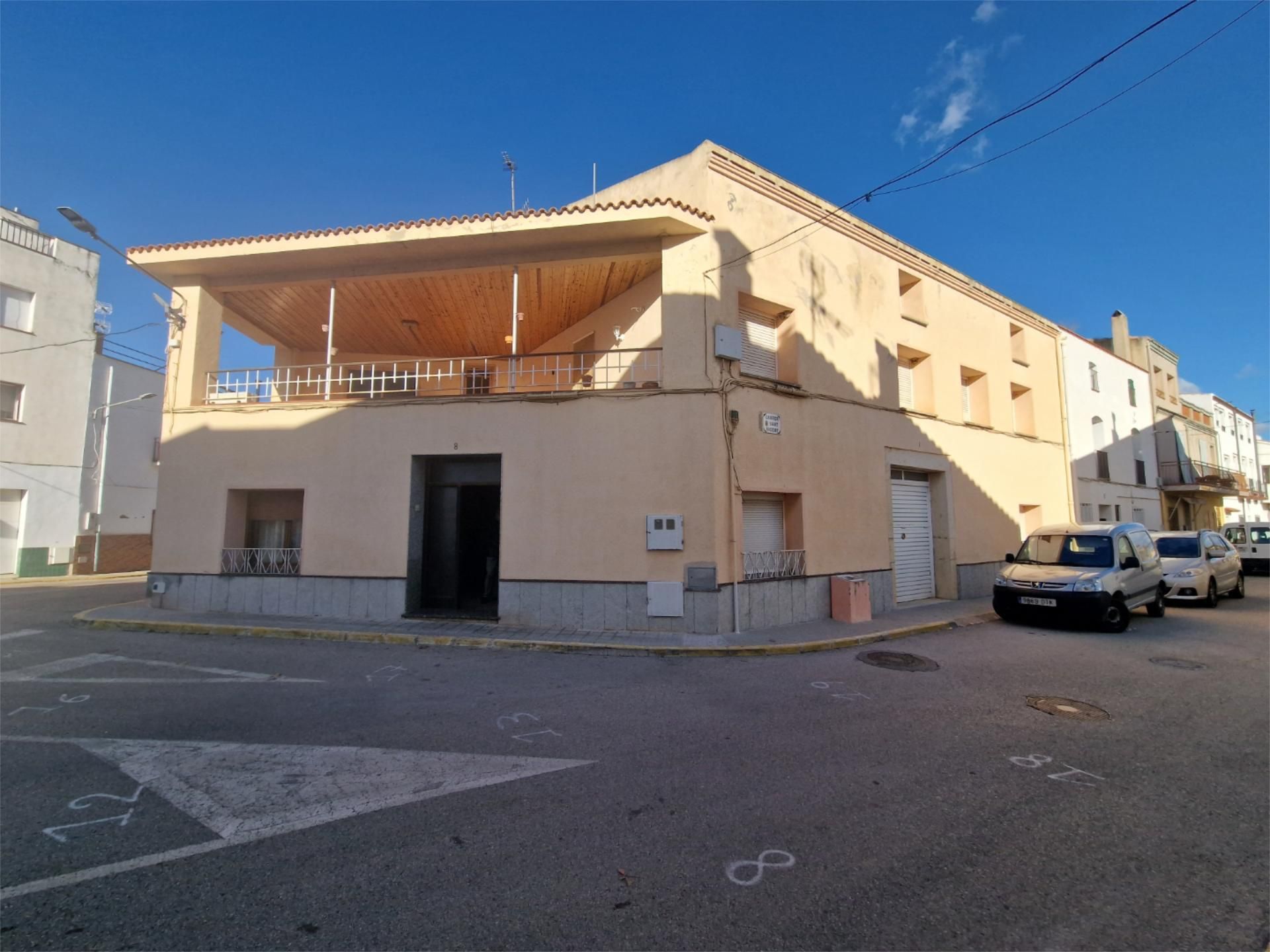 Vista exterior de Casa adosada en venda en San Rafael del Río amb Aire condicionat, Terrassa i Balcó