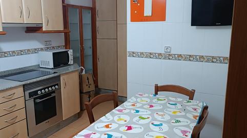 Foto 2 de Casa adosada en venda a Rúa Outeiro Da Vela, 4, San Cibrao das Viñas, Ourense