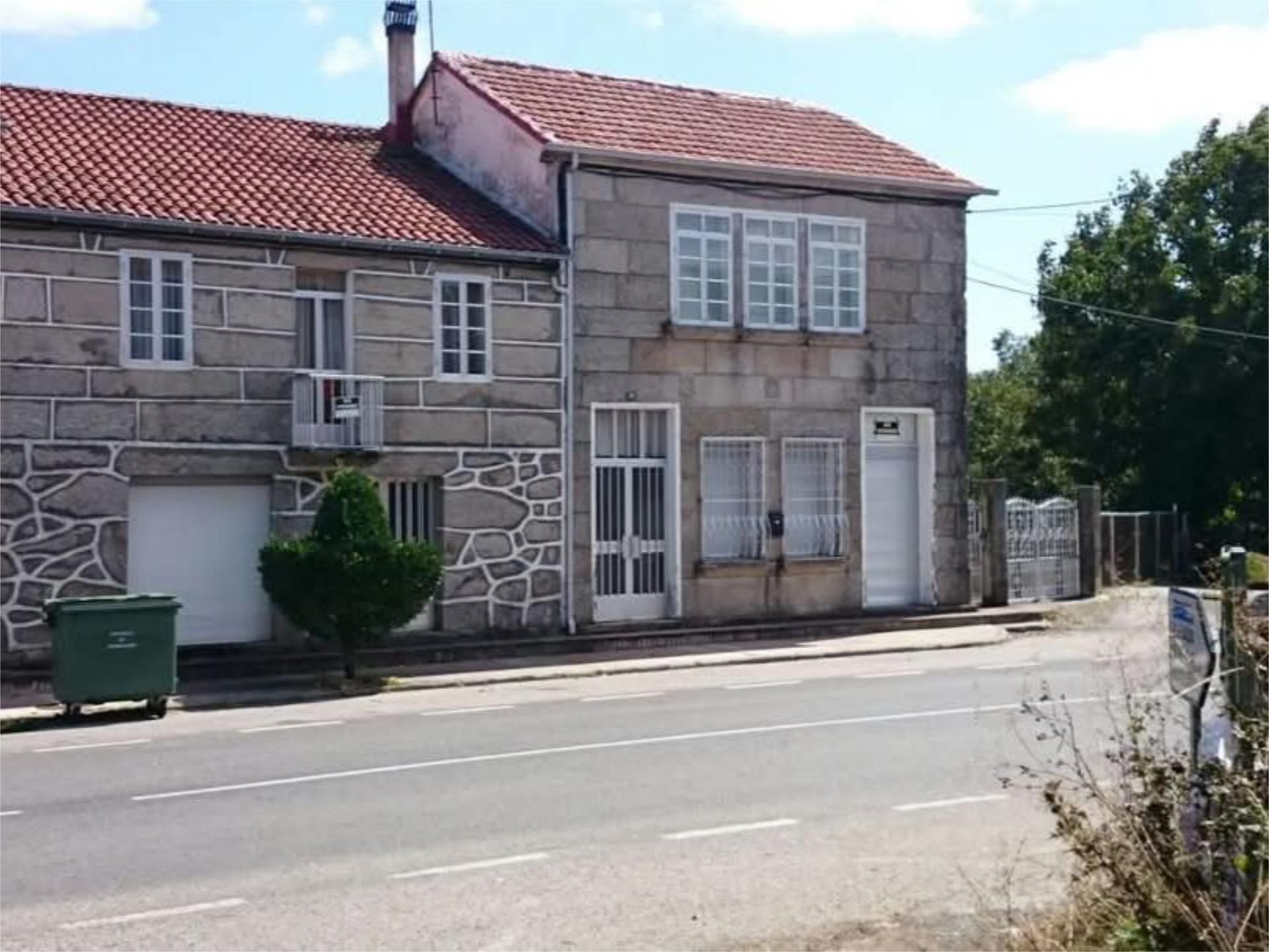 Pis en venda a LU-901, 2, Carballedo Vista exterior de Pis en venda en Carballedo amb Calefacció, Jardí privat i Parquet