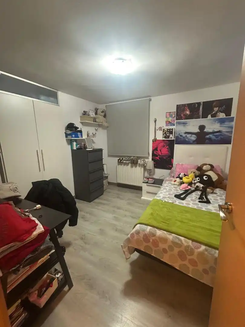 Pis en venda a Avenida de Los Huetos, 30, Sansomendi Dormitori de Pis en venda en Vitoria - Gasteiz amb Calefacció, Traster i Moblat