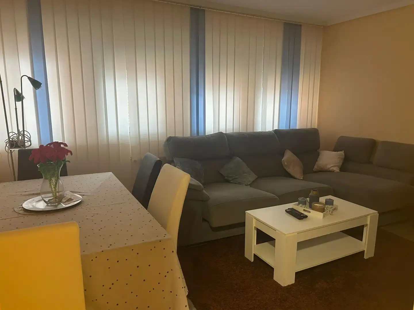 Pis en venda a Avenida de Los Huetos, 30, Sansomendi Sala d'estar de Pis en venda en Vitoria - Gasteiz amb Calefacció, Traster i Moblat