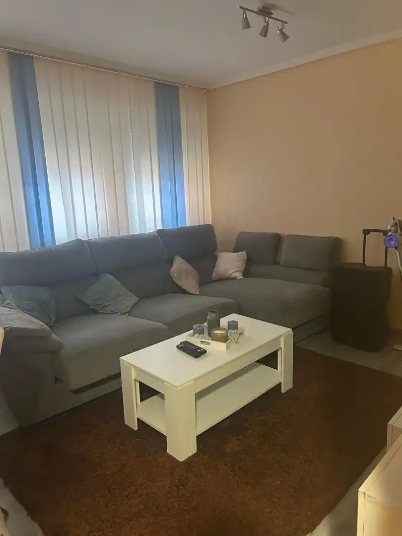 Pis en venda a Avenida de Los Huetos, 30, Sansomendi Sala d'estar de Pis en venda en Vitoria - Gasteiz amb Calefacció, Traster i Moblat