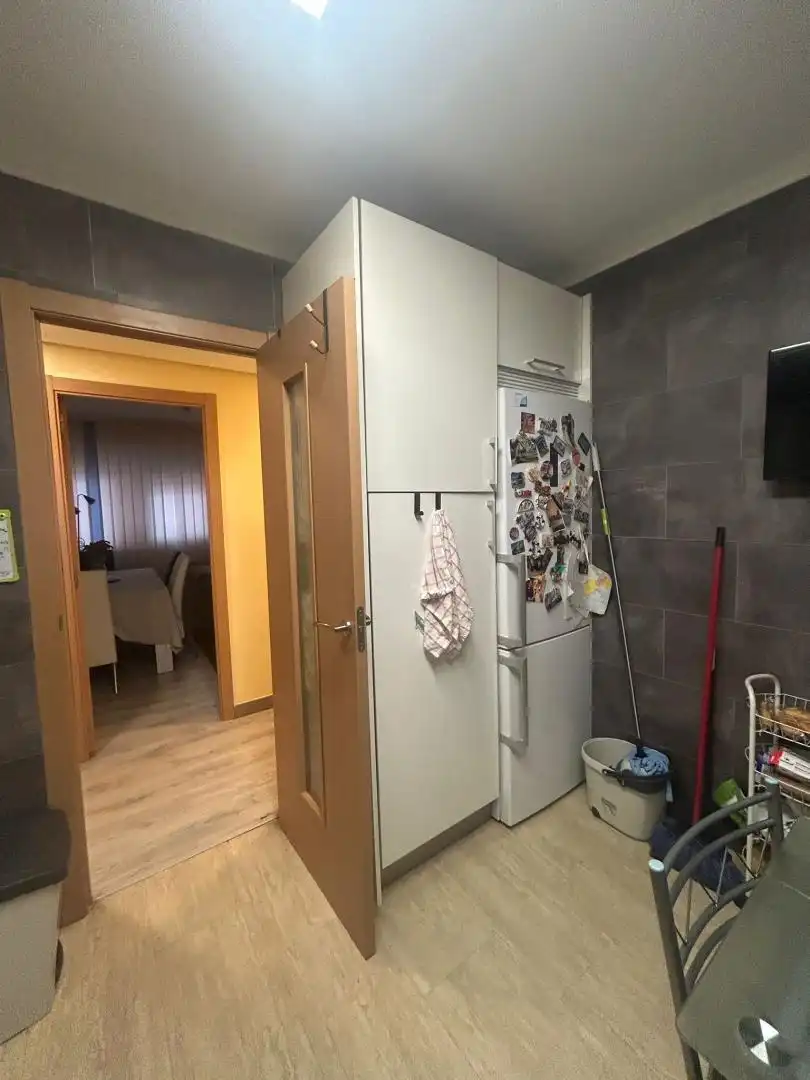 Pis en venda a Avenida de Los Huetos, 30, Sansomendi Cuina de Pis en venda en Vitoria - Gasteiz amb Calefacció, Traster i Moblat