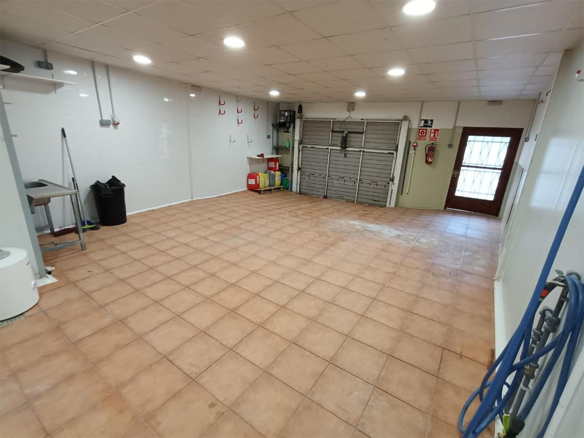 Single-family semi-detached for rent in TV-7041, 34, Alcover