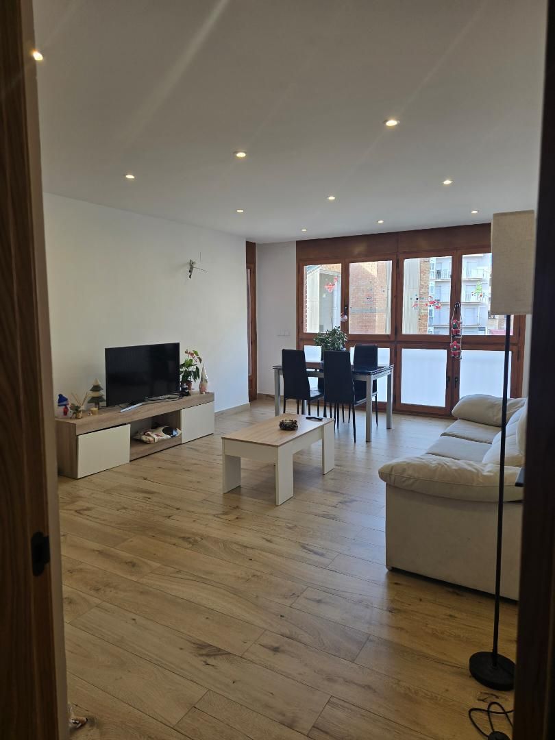 Sala d'estar de Pis en venda en Tremp amb Balcó