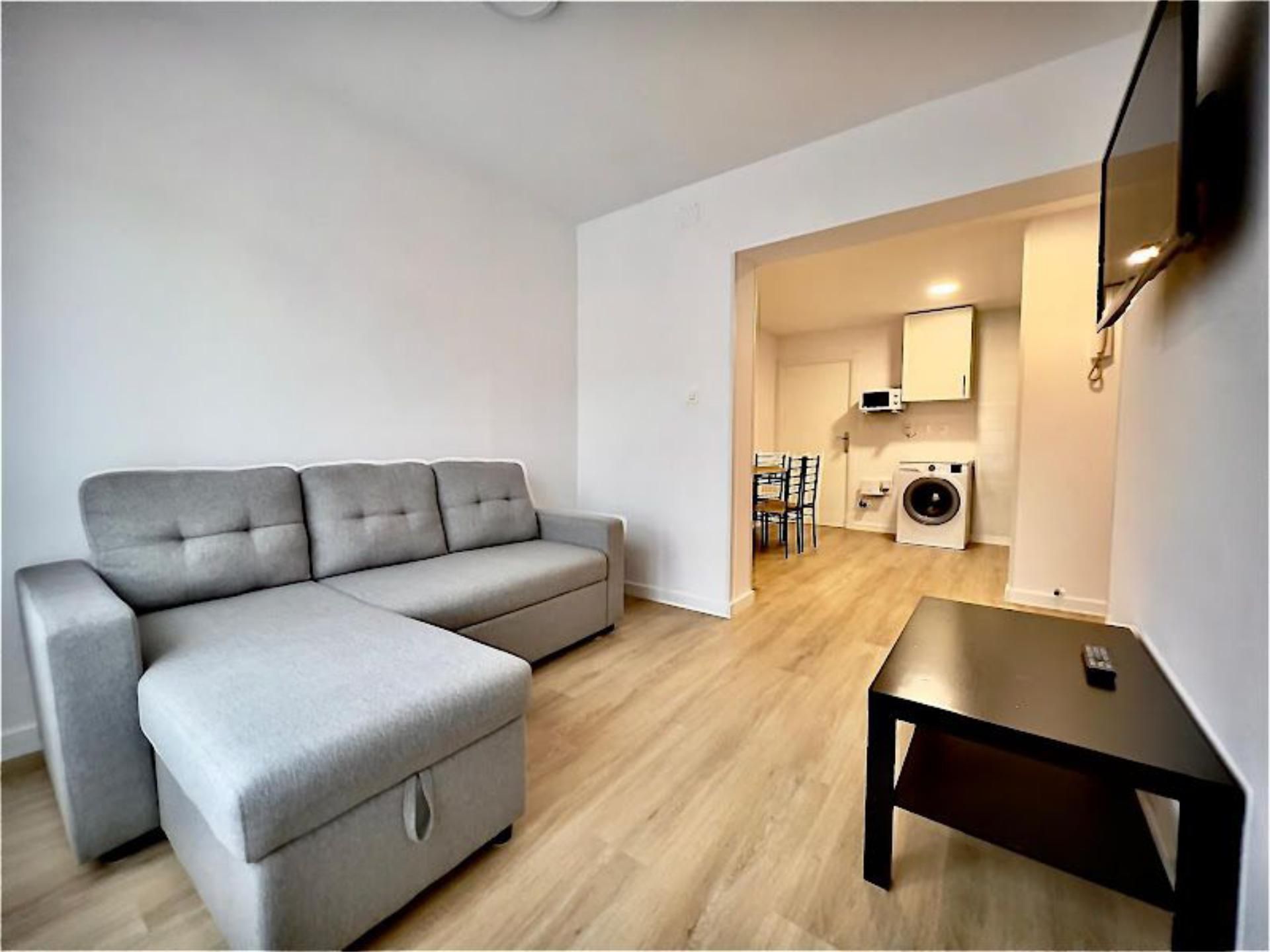Flat for share in Virgen Blanca, 20, El Ejido - Santa Ana Living room of Flat for share in León Capital with Heating, Parquet flooring and Furnished