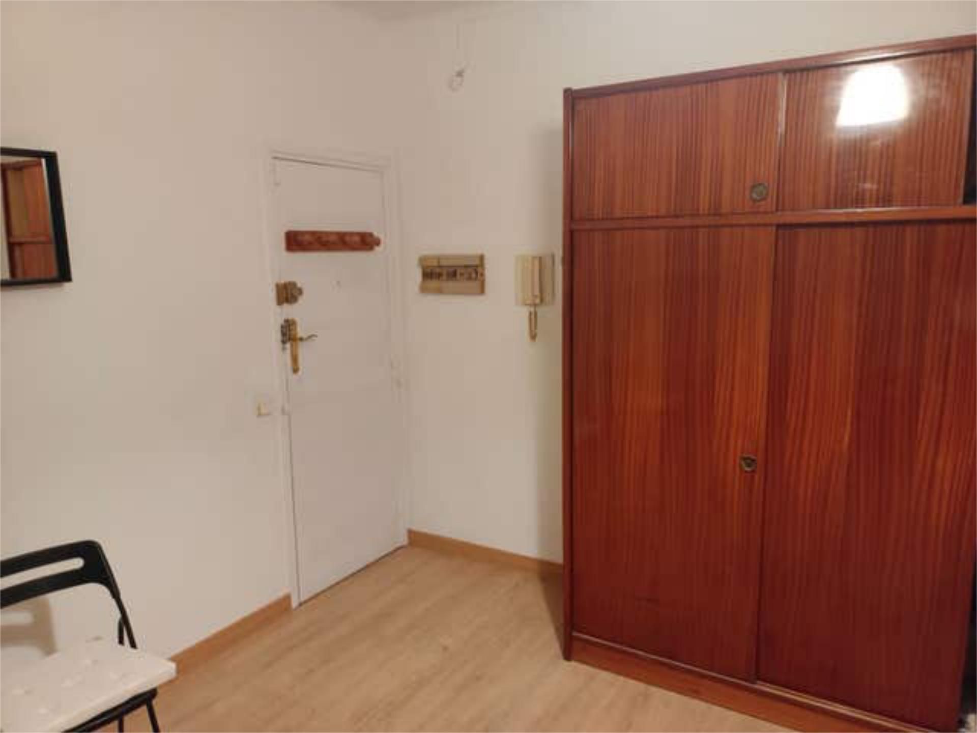 Flat for rent in  Barcelona Capital  with Furnished