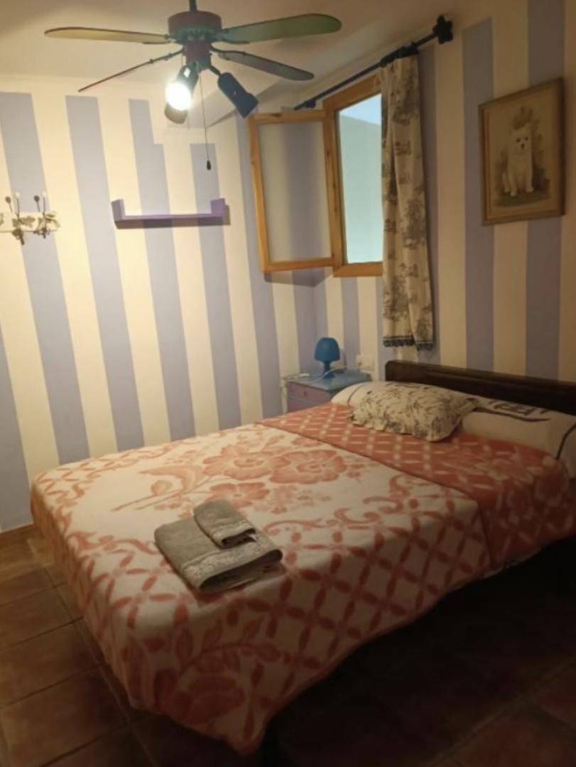 Dormitori de Casa adosada de lloguer en Les Coves de Vinromà amb Calefacció, Moblat i Balcó