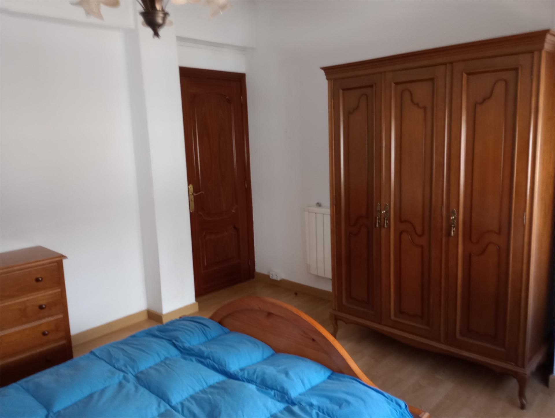 Dormitori de Pis per a compartir en Ordes amb Calefacció, Moblat i Forn