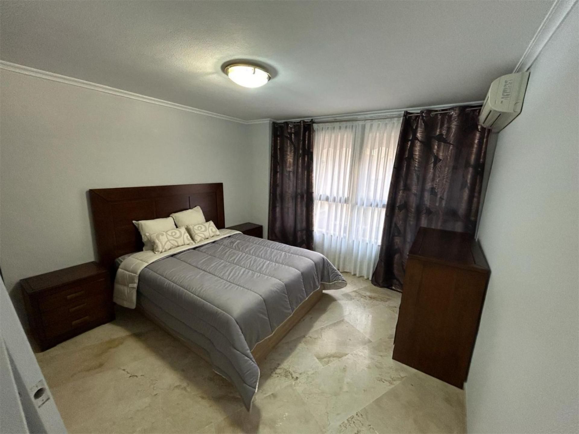 Habitación de Piso de alquiler en Orihuela con Aire acondicionado, Calefacción y Amueblado