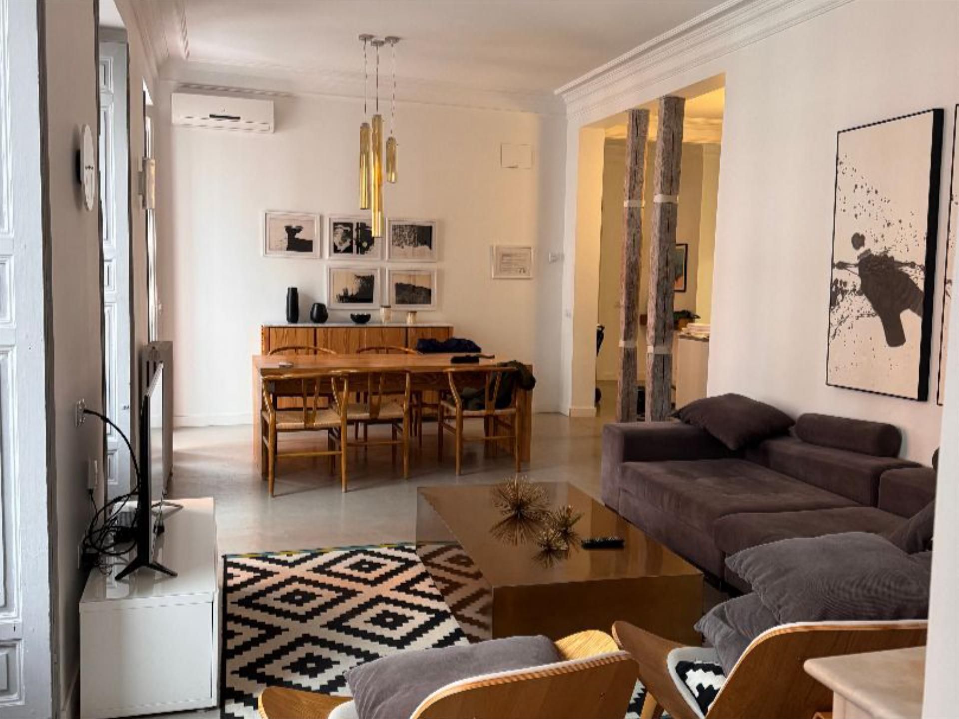Living room of Flat for sale in  Madrid Capital  with Air Conditioner and Balcony