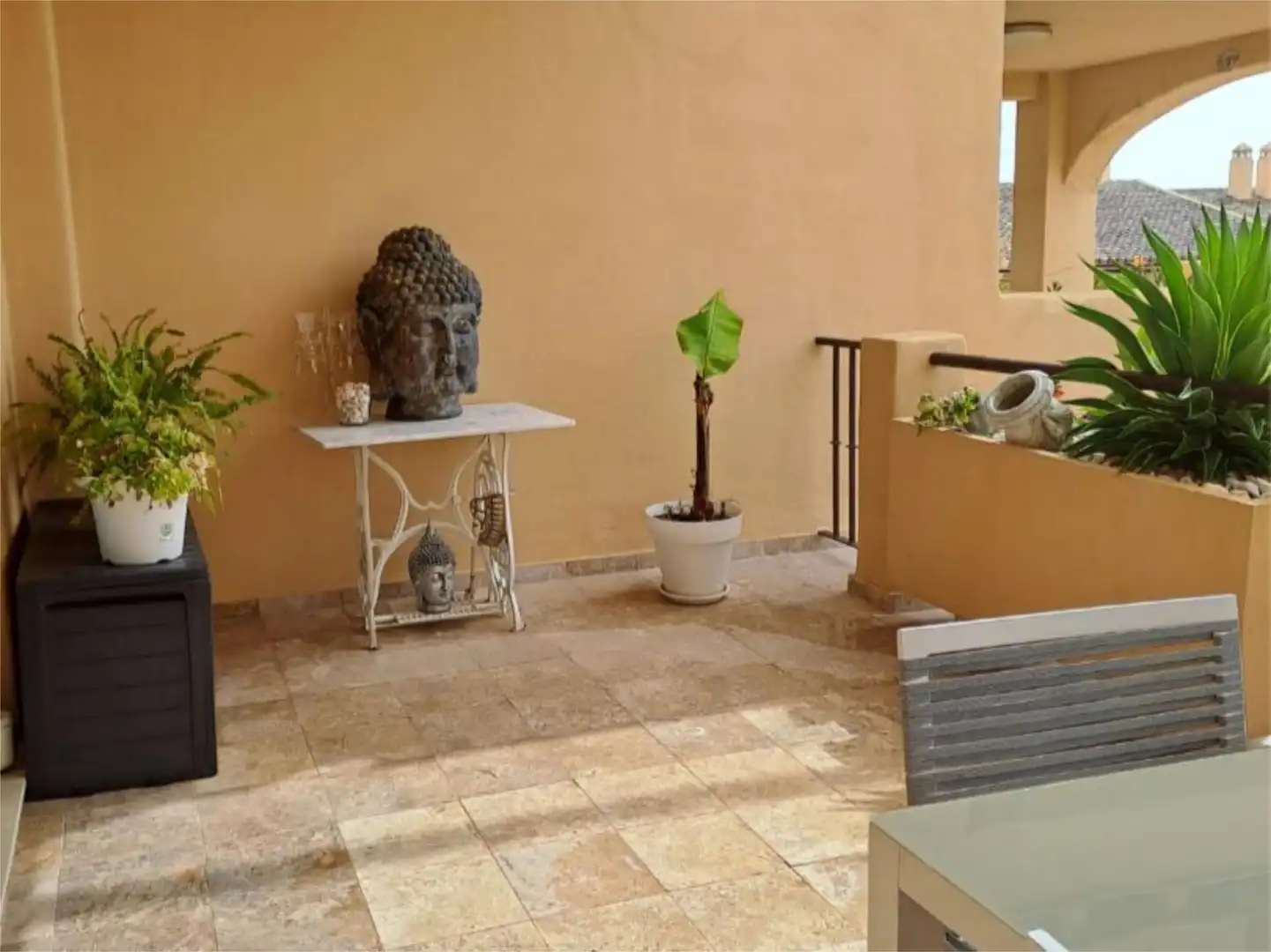 Terrasse von Wohnung zum Verkauf in Benahavís mit Klimaanlage, Terrasse und Schwimmbad