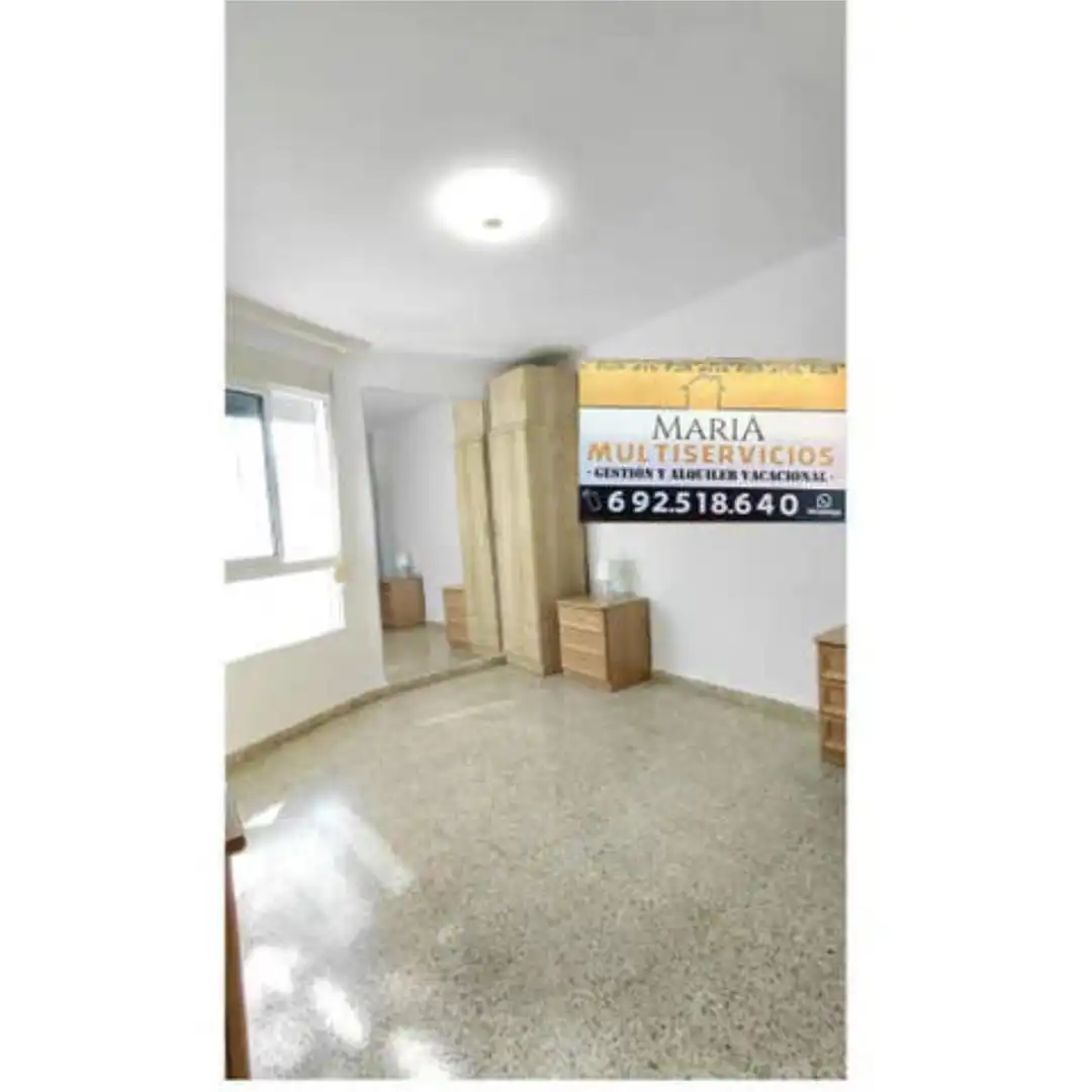 Habitación de Estudio en venta en Torrox con Terraza y Piscina