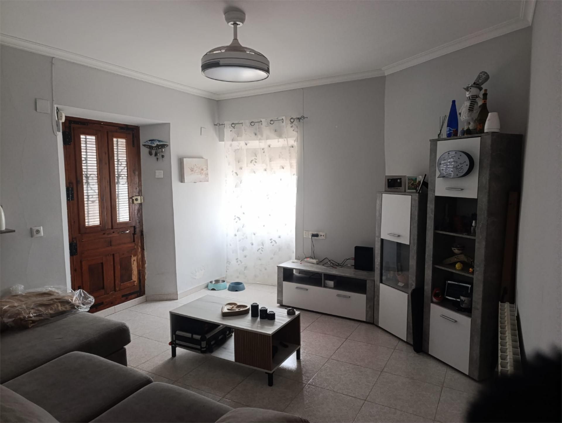 Sala d'estar de Casa o xalet en venda en Villarrobledo amb Calefacció, Jardí privat i Terrassa