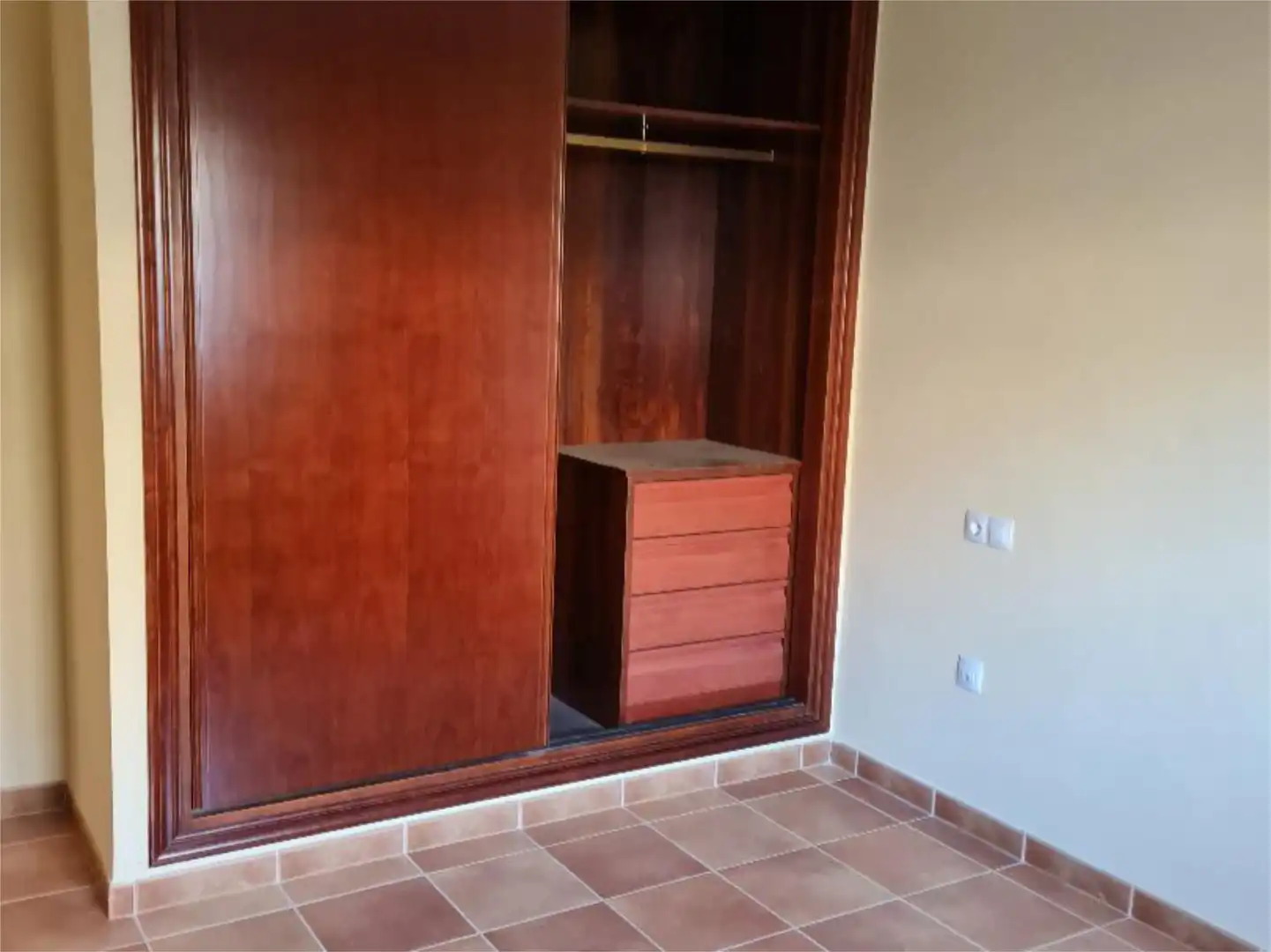 Piso en venta en Avenida Jose Antonio Bravo, 91, Alpujarra de la Sierra Habitación de Piso en venta en Alpujarra de la Sierra