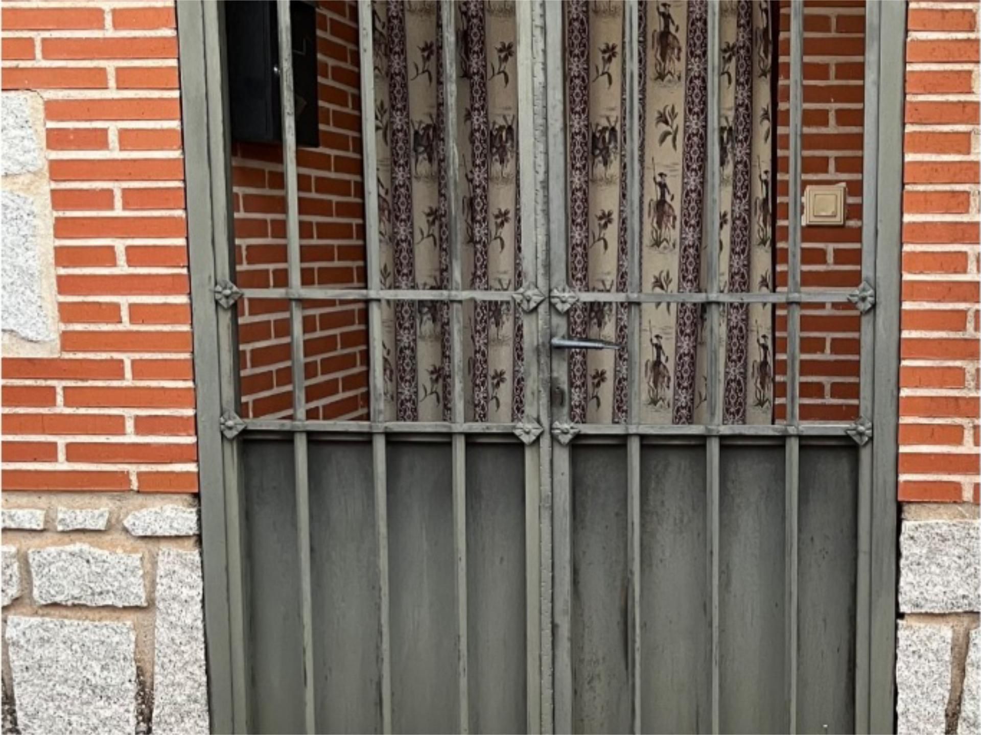 Exterior view of Single-family semi-detached for sale in La Pueblanueva  with Air Conditioner