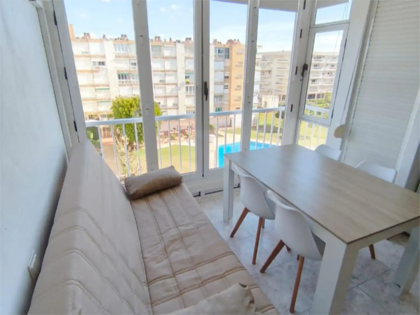 Piso de alquiler en Carrer de Joaquim Serra, 15, La Pineda
