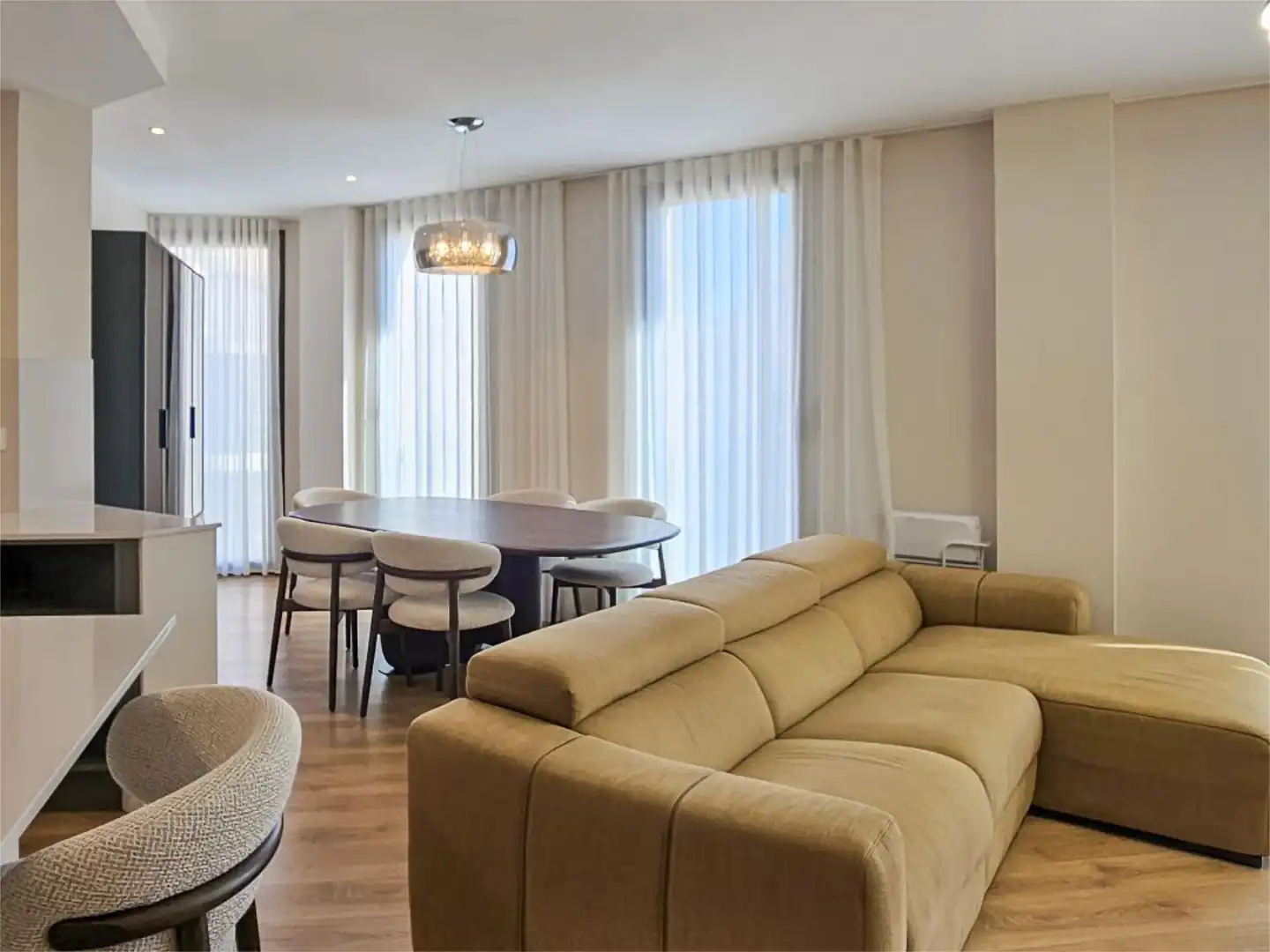 Sala de estar de Piso de alquiler en  Barcelona Capital con Aire acondicionado, Calefacción y Parquet