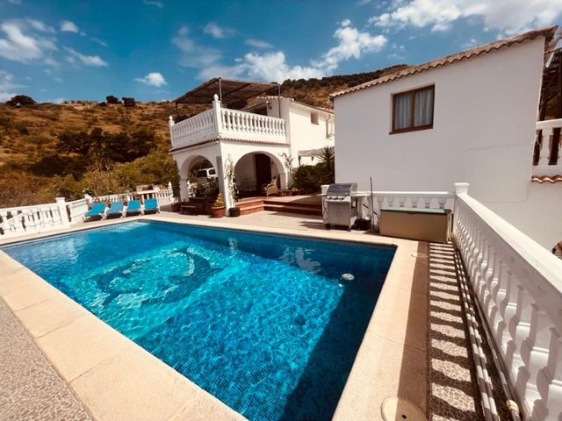 Swimming pool of Country house for sale in Iznájar  with Air Conditioner, Private garden and Terrace