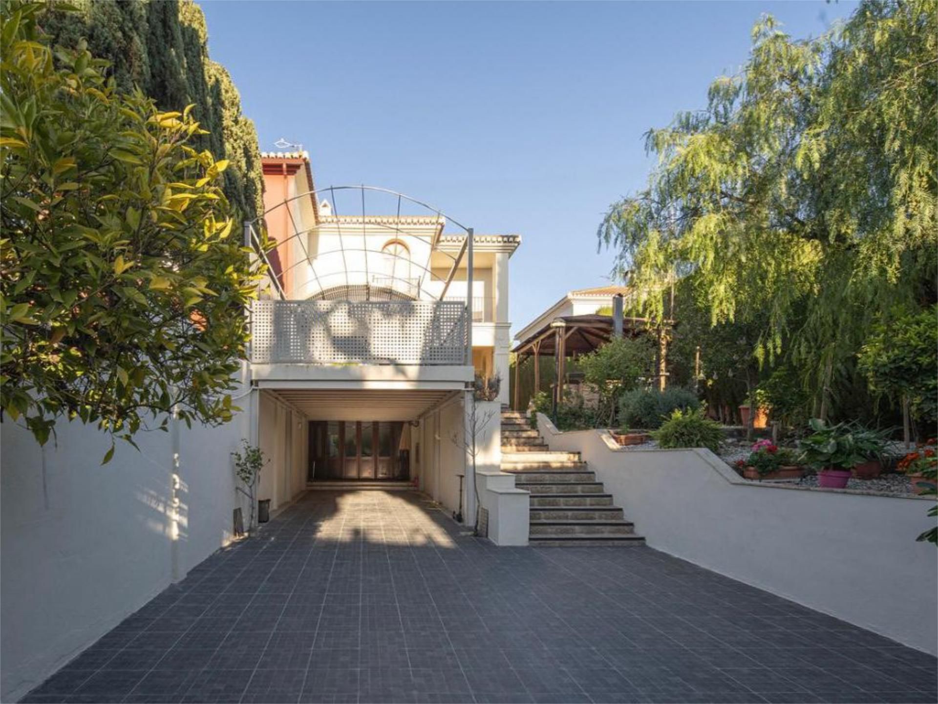 Vista exterior de Casa adosada de lloguer en Albolote amb Calefacció, Jardí privat i Terrassa