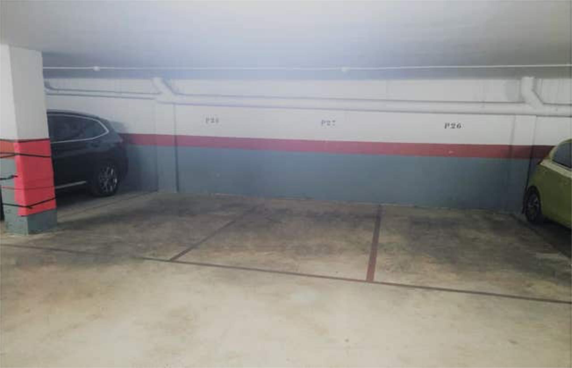 Parking of Garage for rent in Alberic