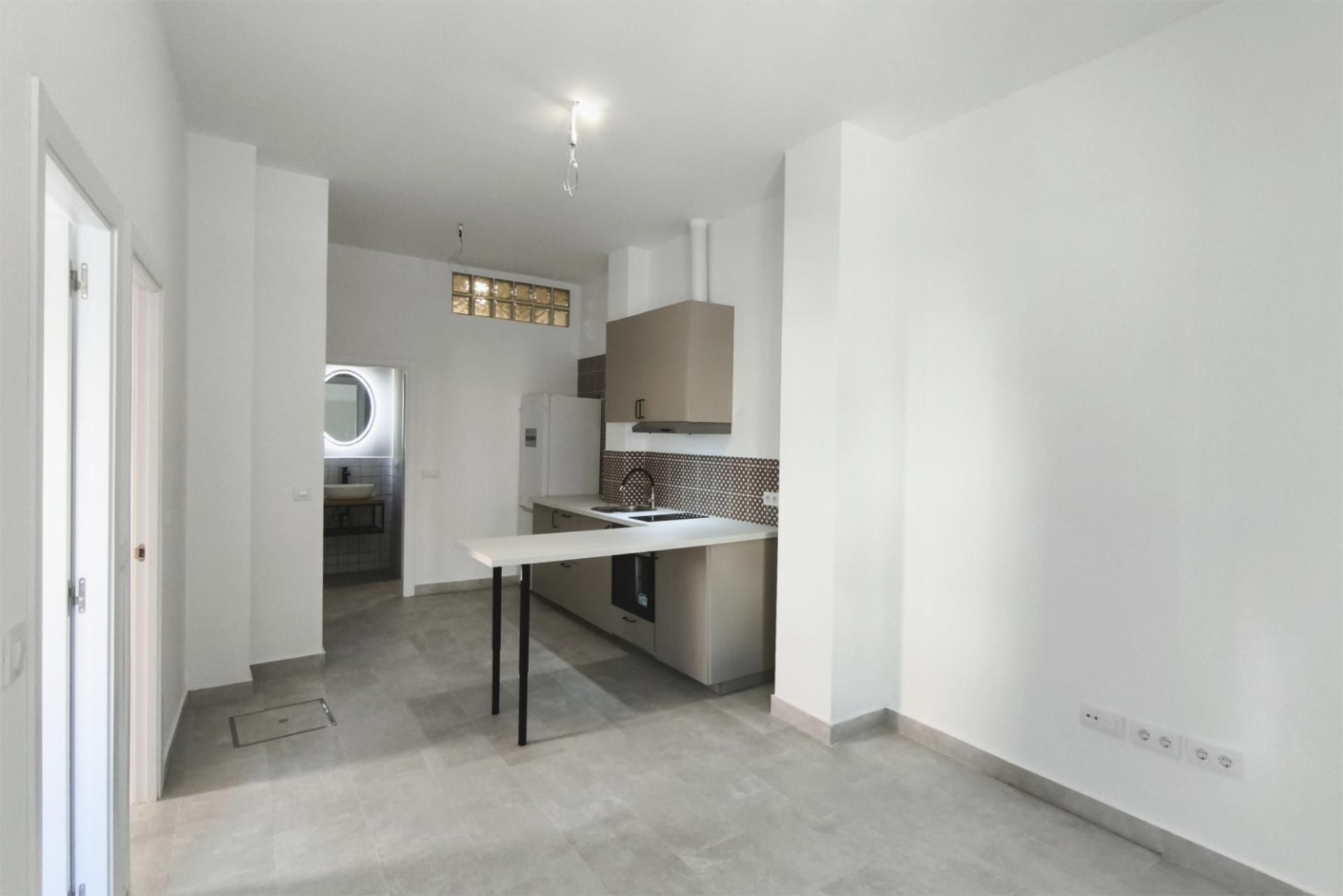 Kitchen of Flat for sale in  Sevilla Capital