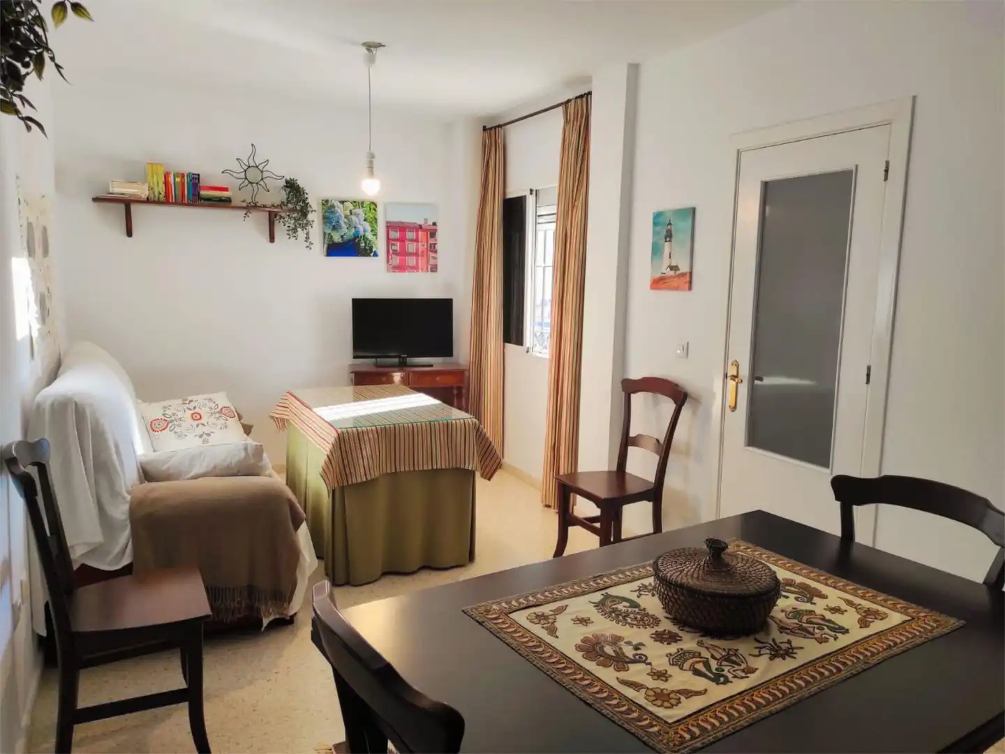 Sala d'estar de Pis en venda en El Puerto de Santa María amb Traster i Aparcament comunitari